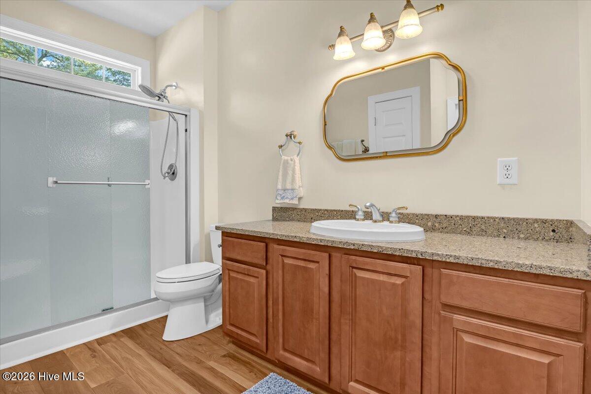 100567087 | Photo 56