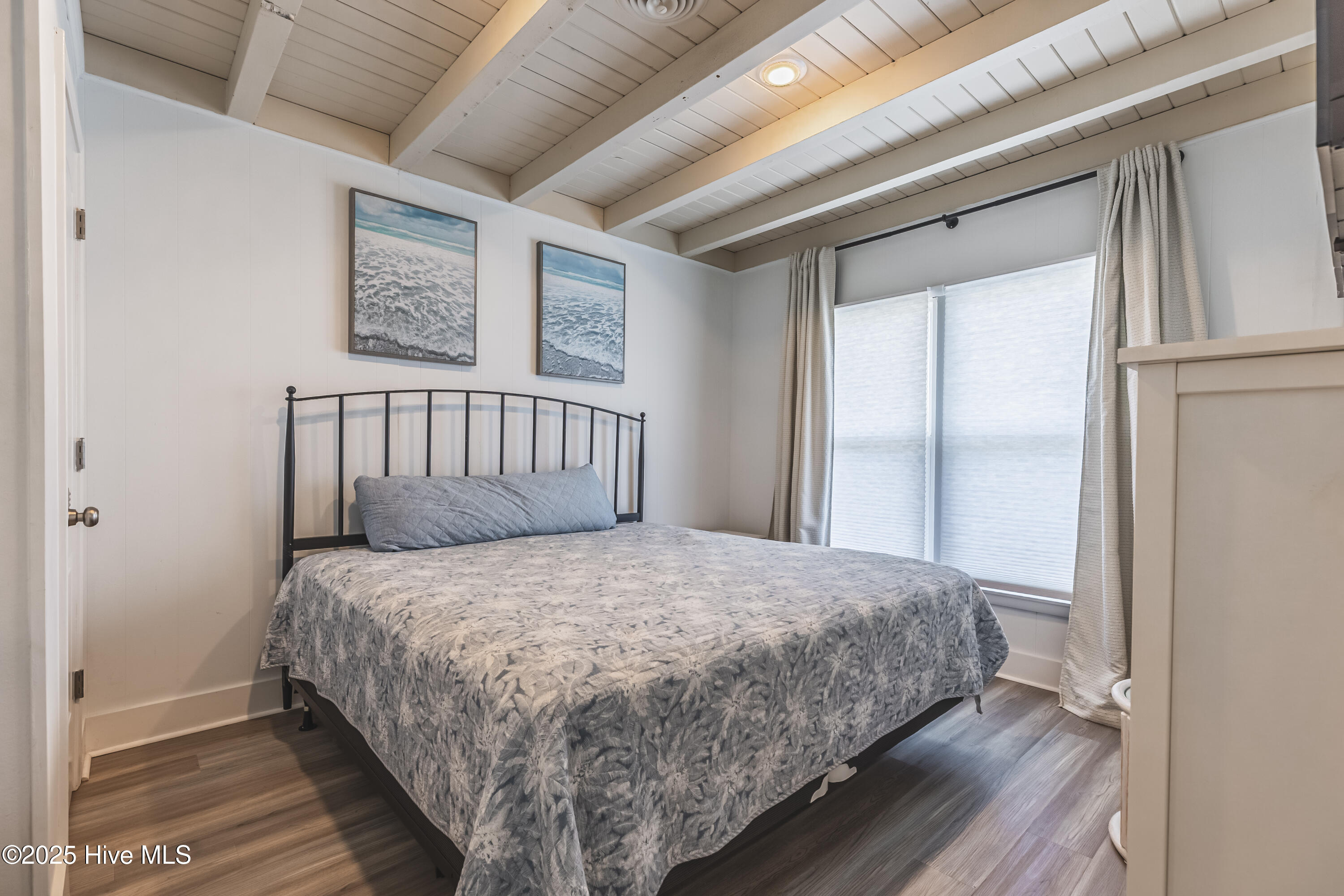 100521166 | Photo 11