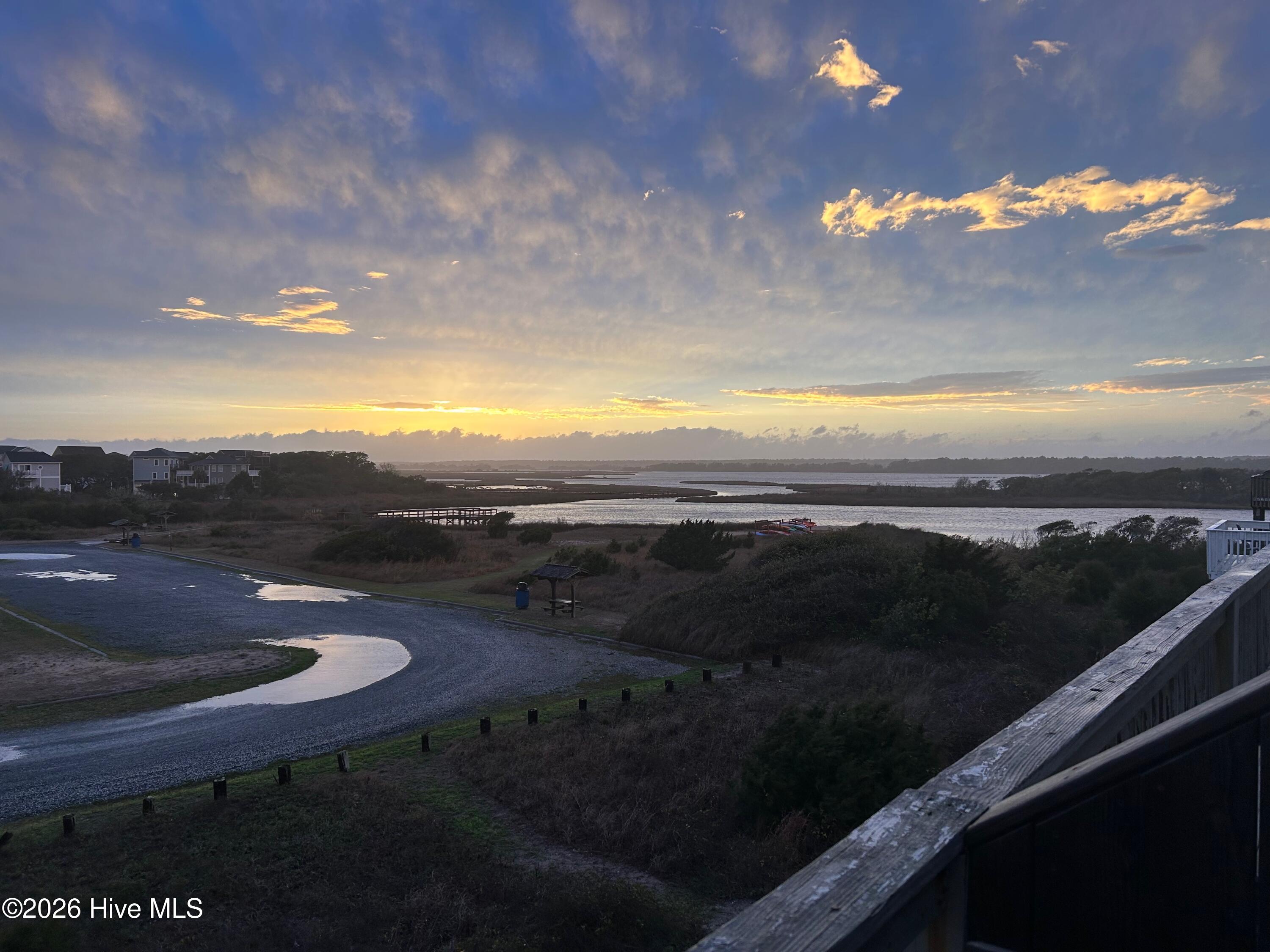 100563924 | Photo 25