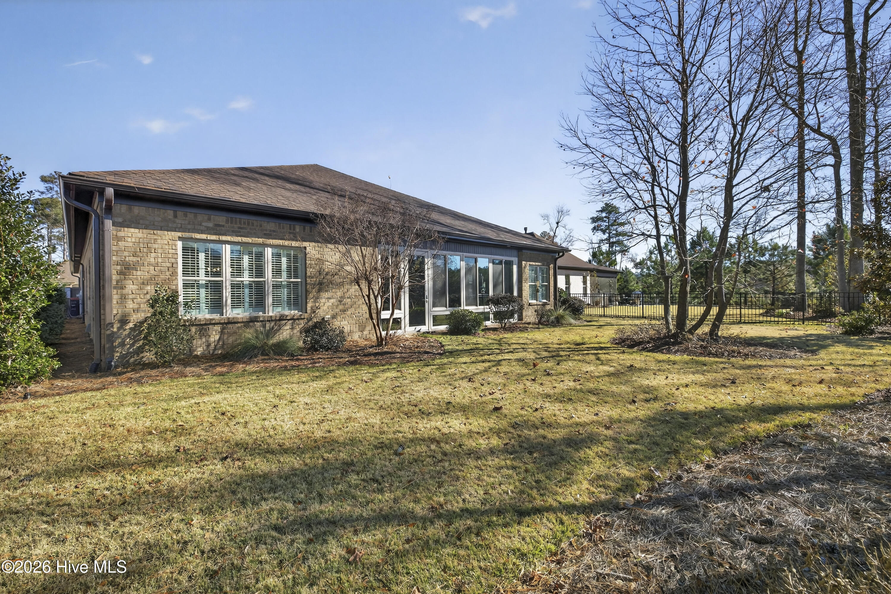 100545001 | Photo 15