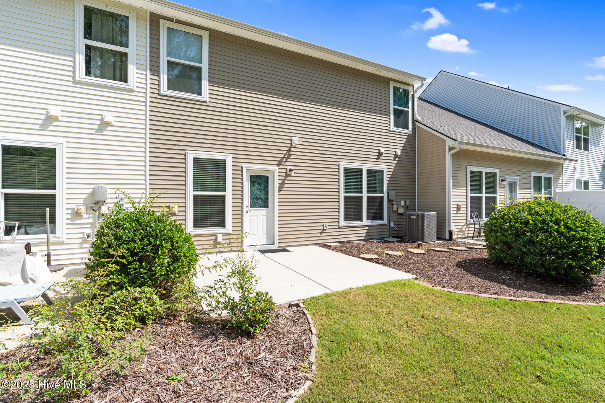 100517445 | Photo 34