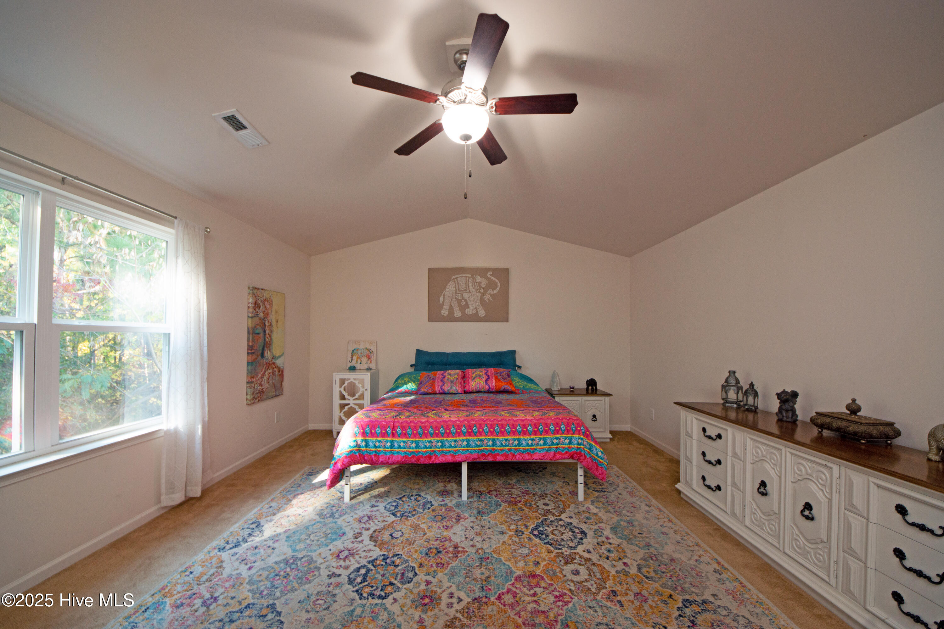 100542211 | Photo 47