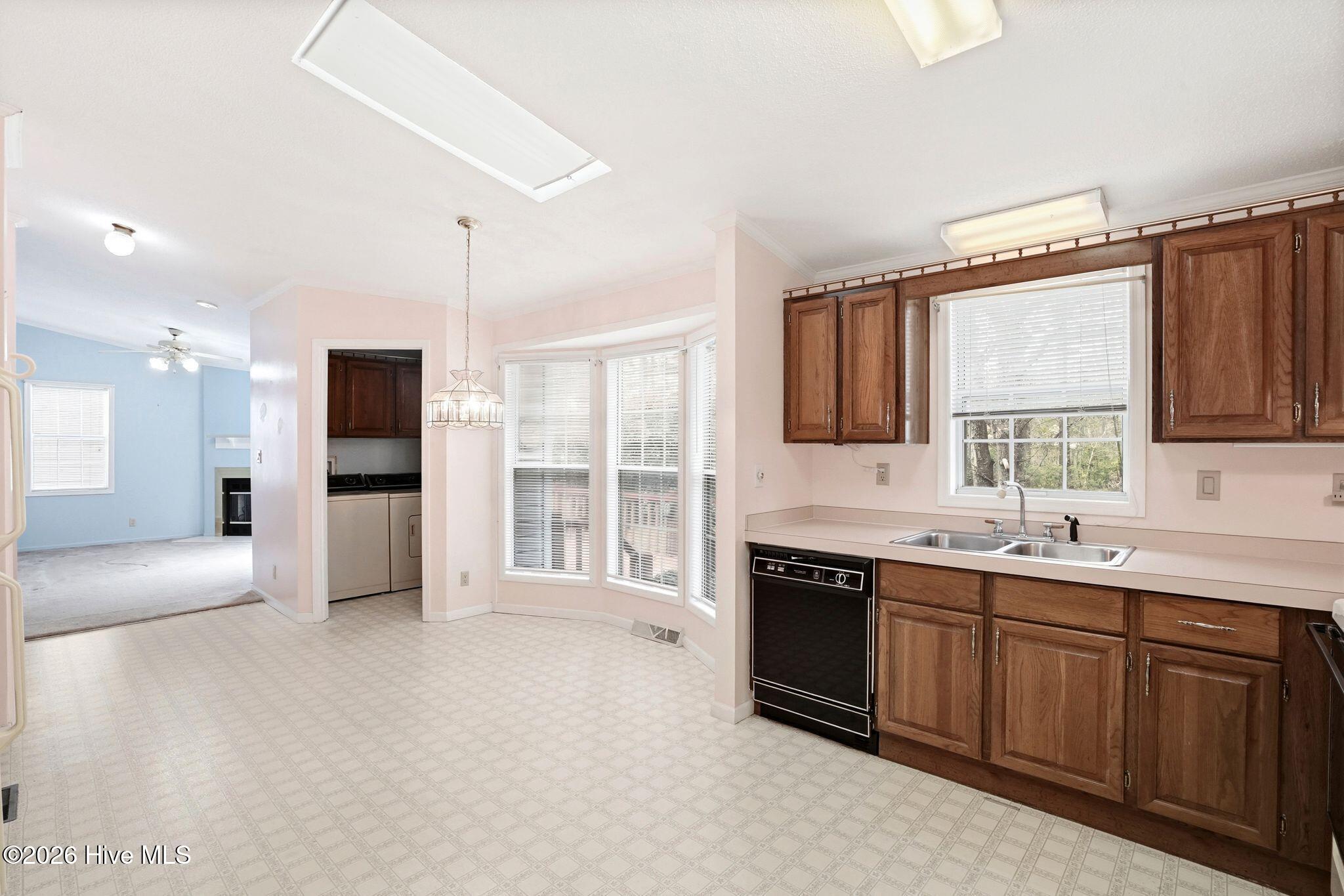 100561756 | Photo 27