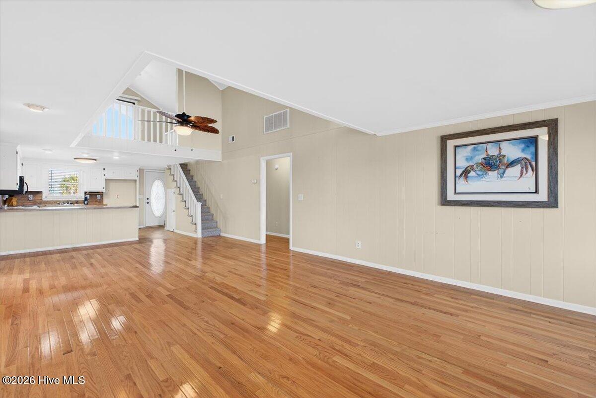 100548293 | Photo 18