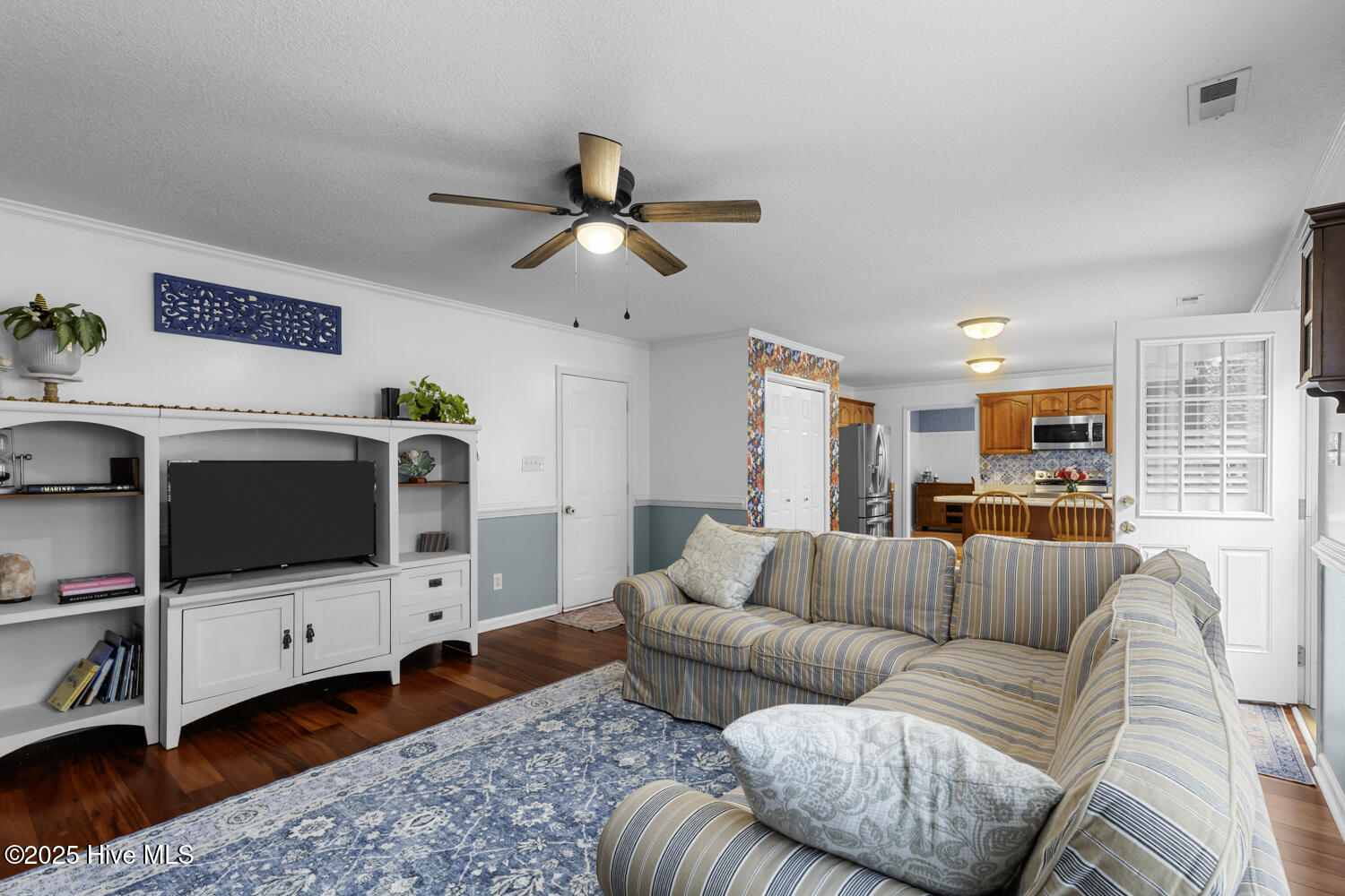 100531310 | Photo 16