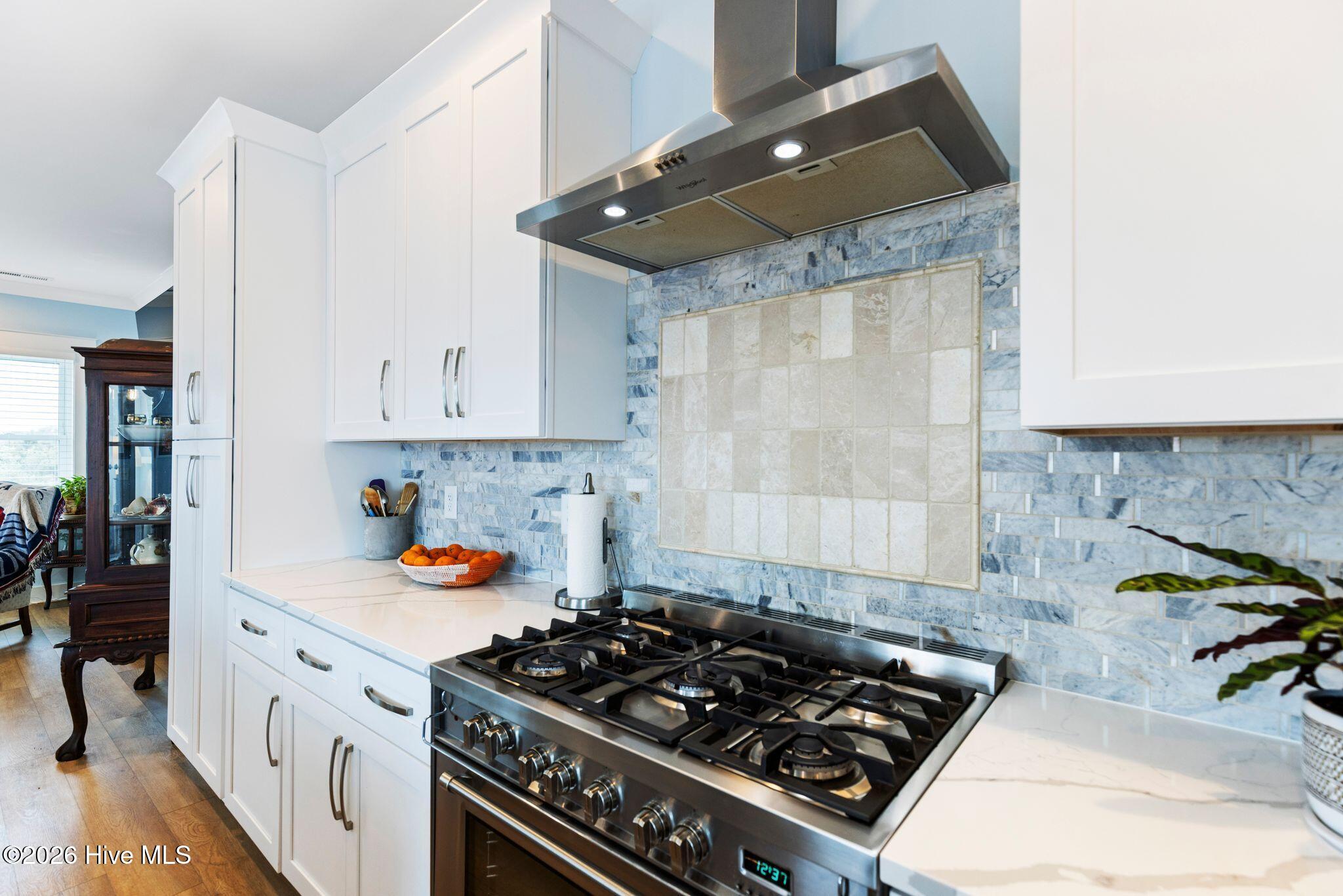 100570540 | Photo 35