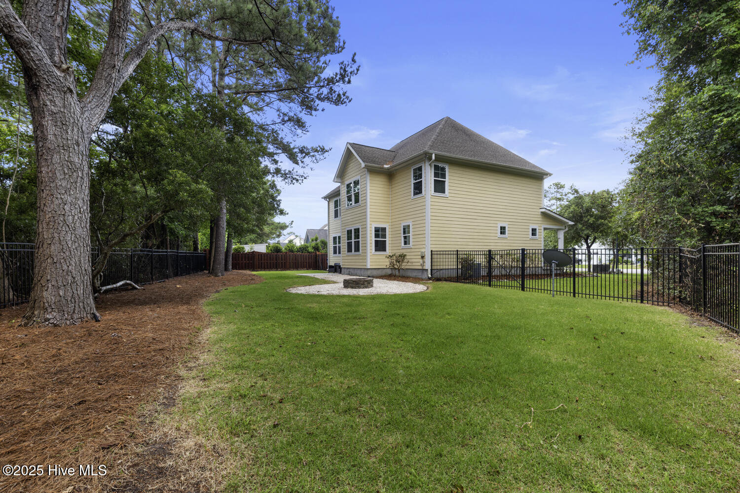 100538409 | Photo 45