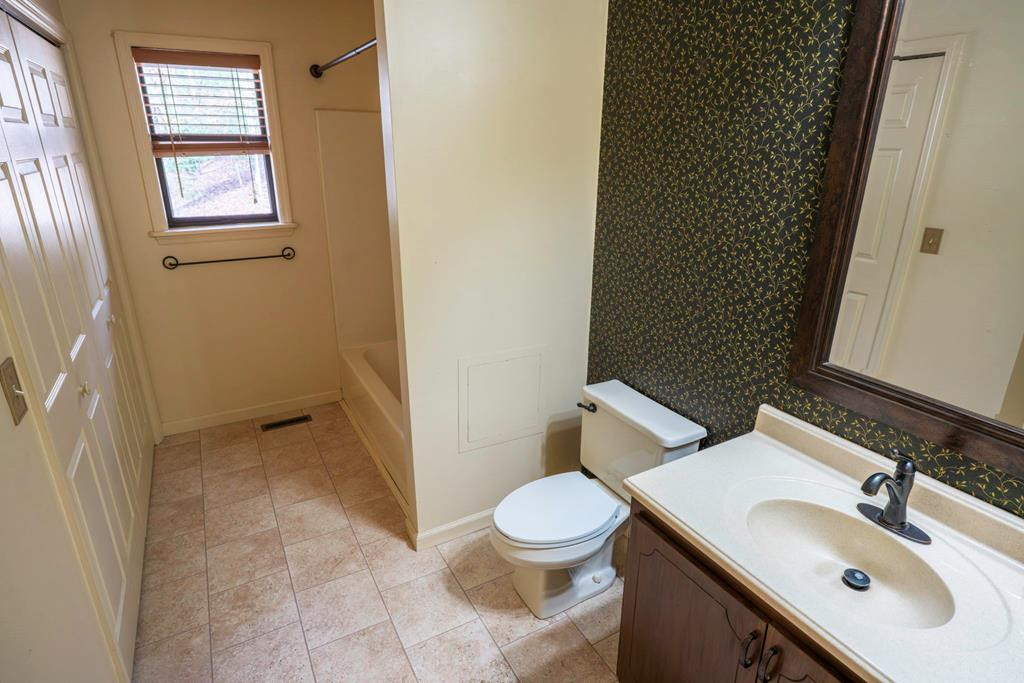 1054 Dickey Road, Murphy, NC 28906 Listing Photo  11