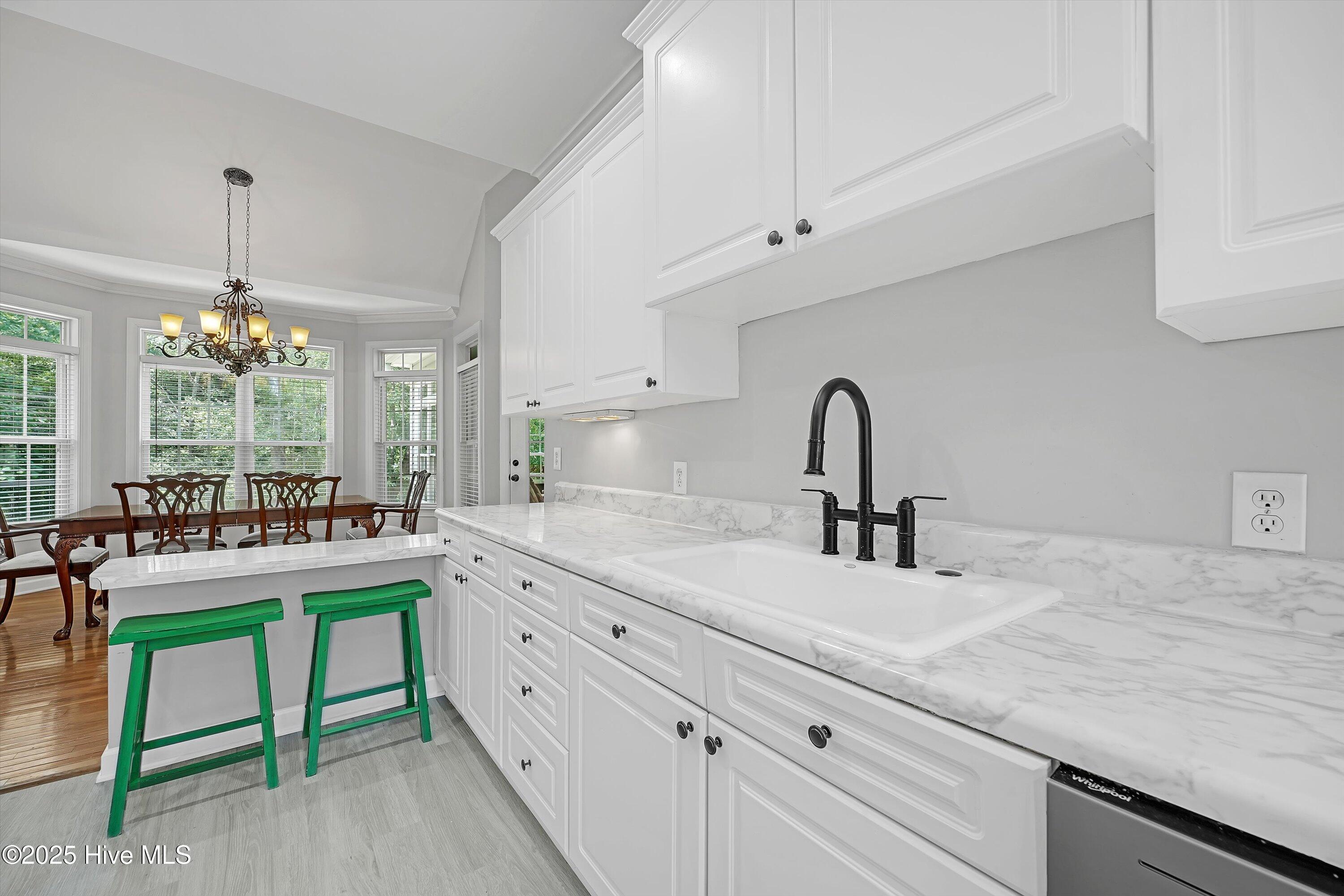 100515294 | Photo 18