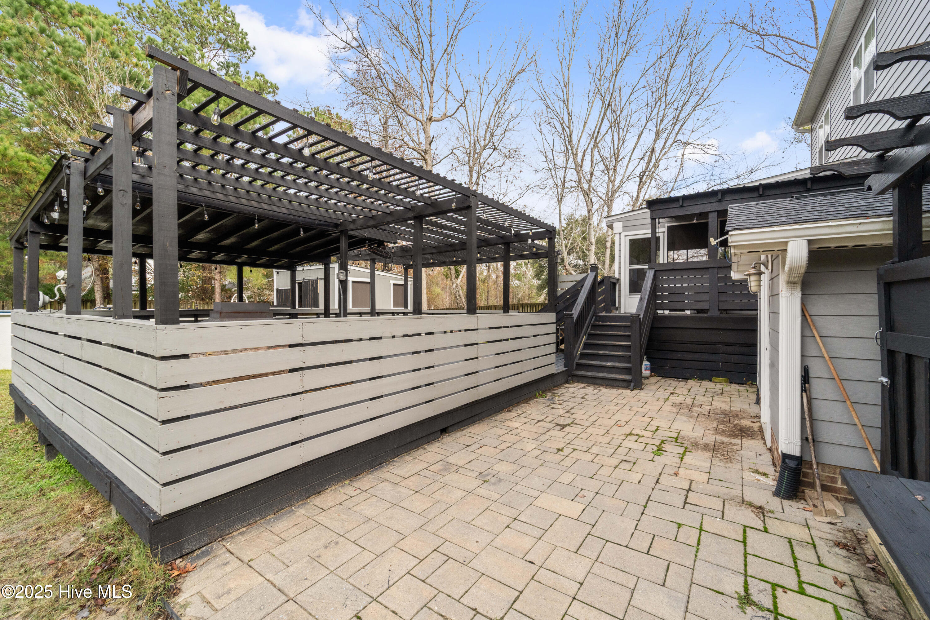 100544127 | Photo 80