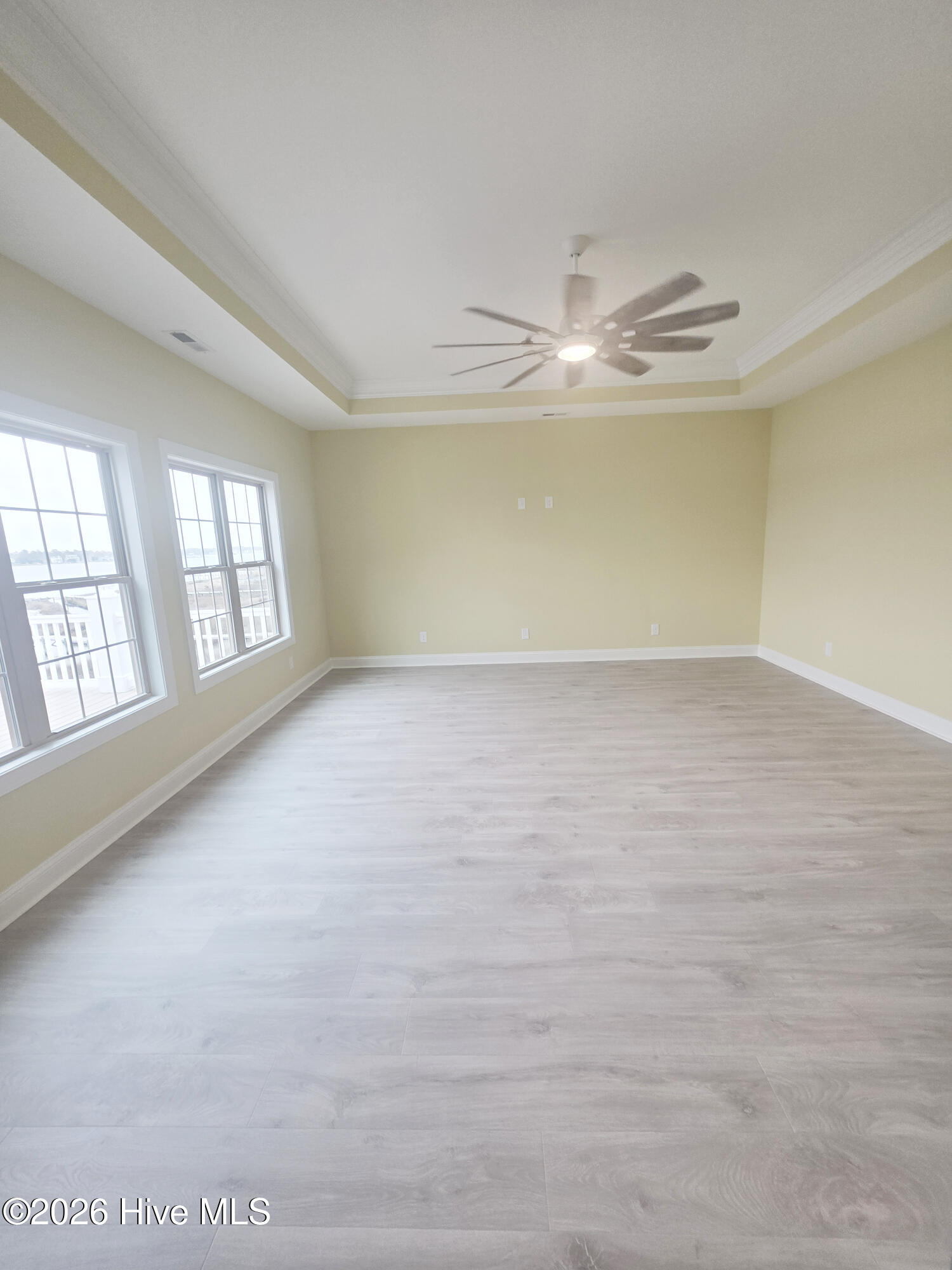 100535825 | Photo 27