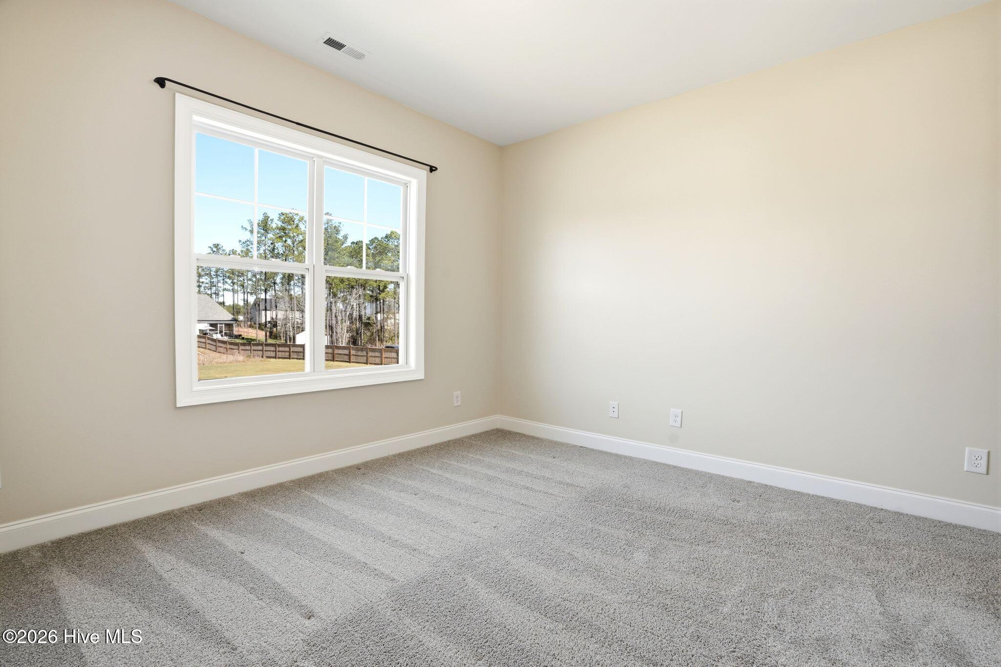 100562109 | Photo 63