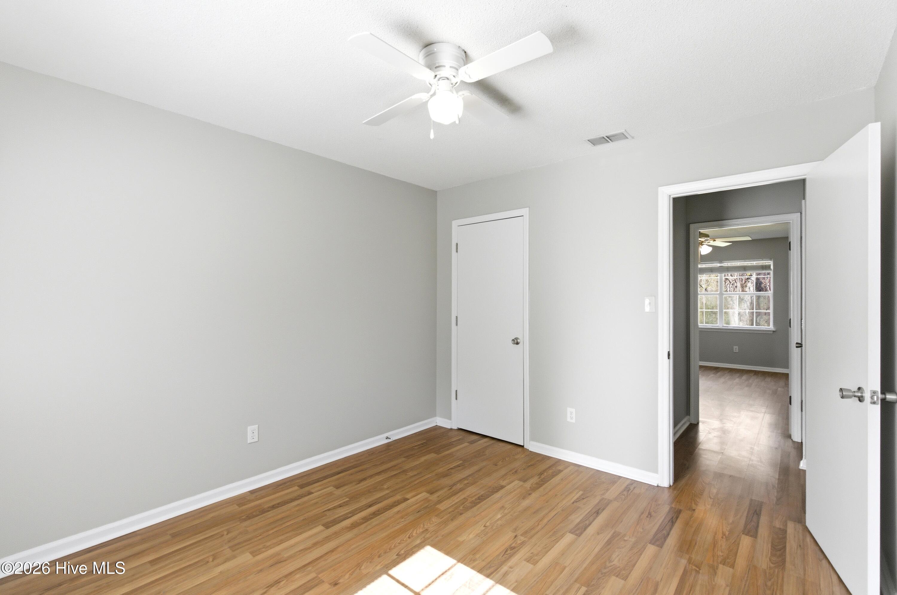 100561176 | Photo 29