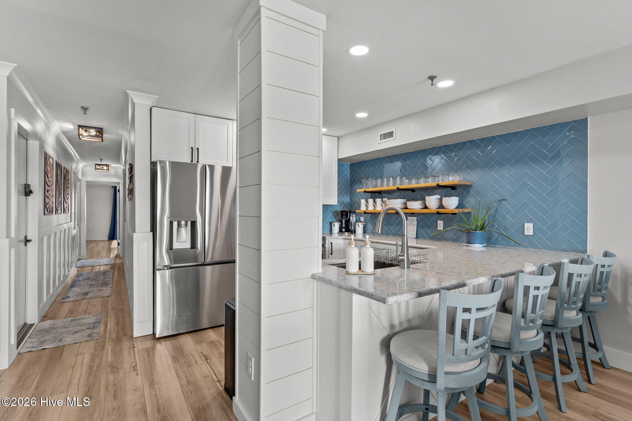 100548962 | Photo 15