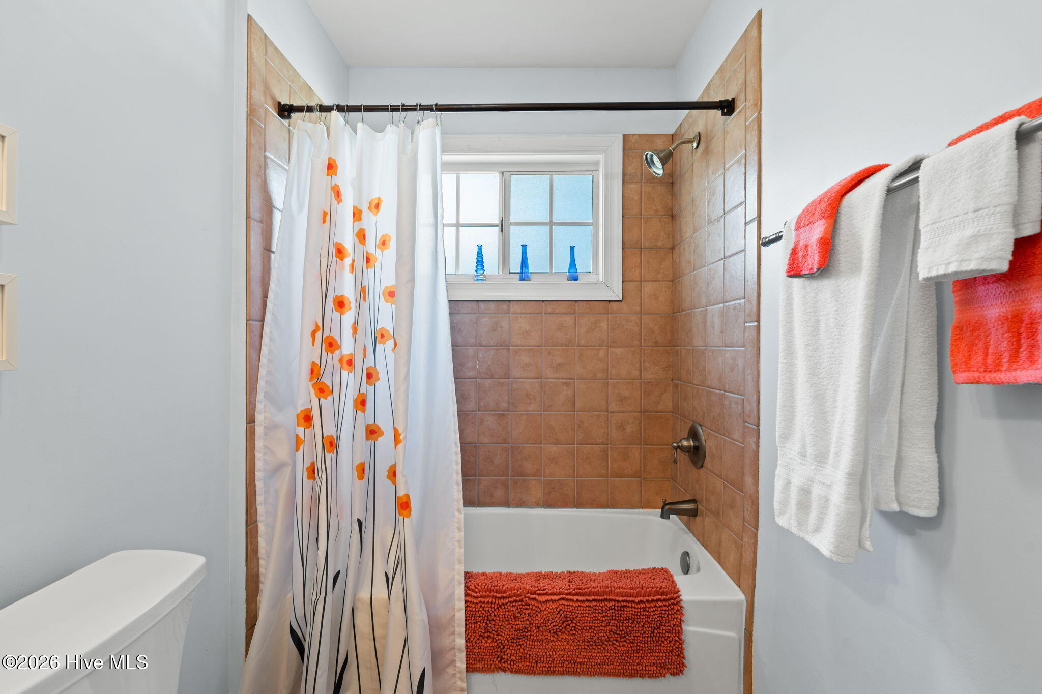 100567853 | Photo 32