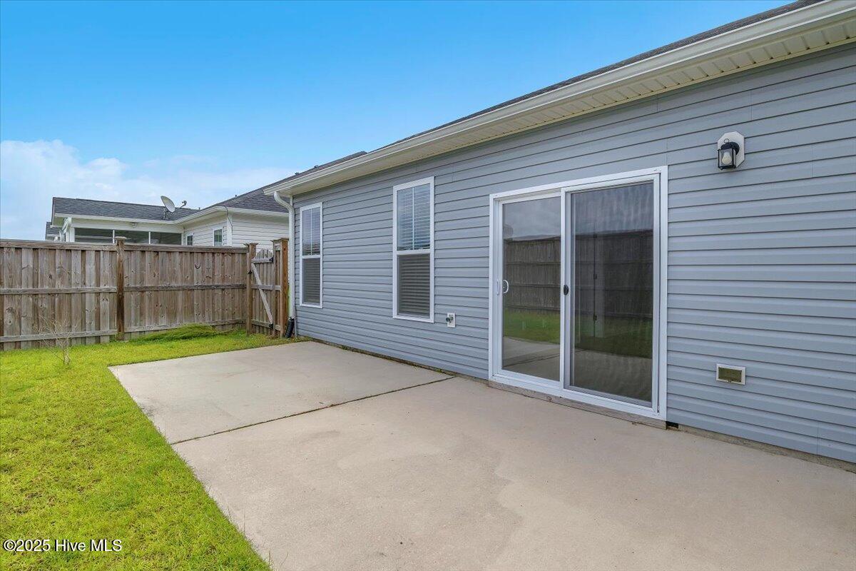 100527070 | Photo 26