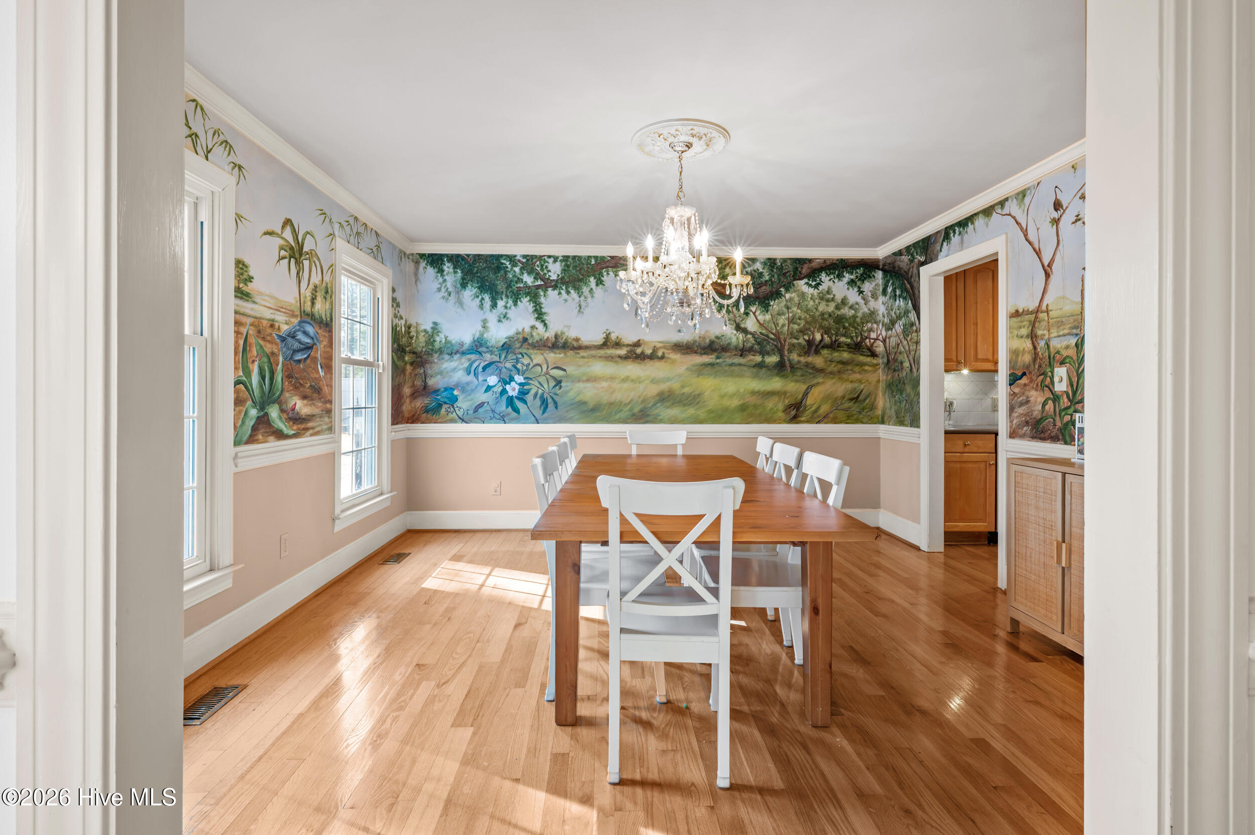 100554057 | Photo 14