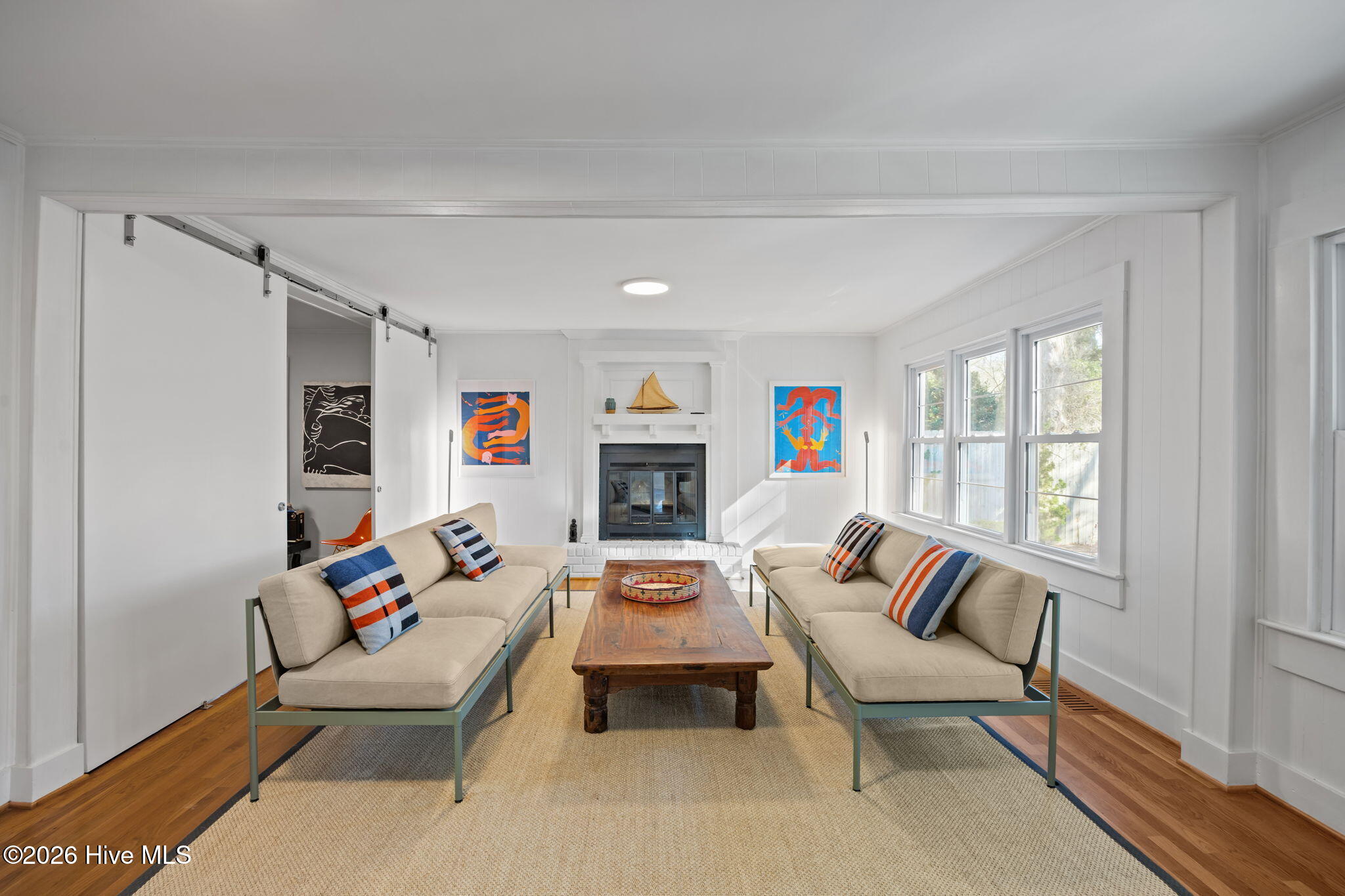 100560514 | Photo 13