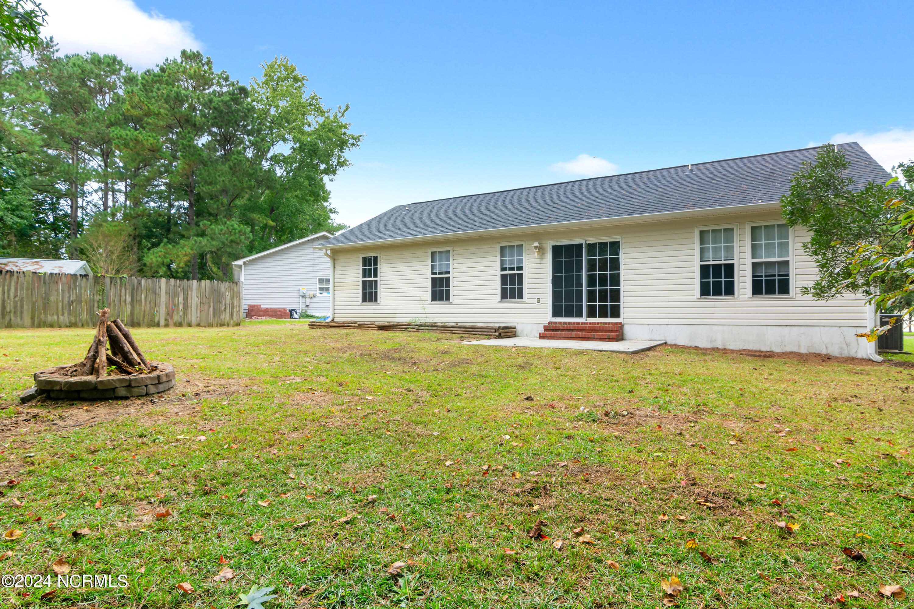 100544101 | Photo 25