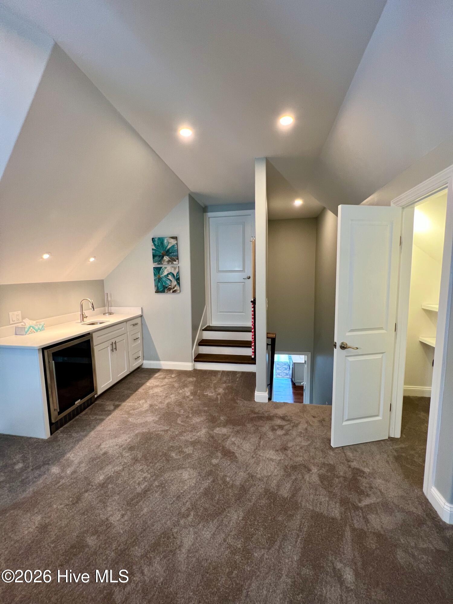 100549571 | Photo 63