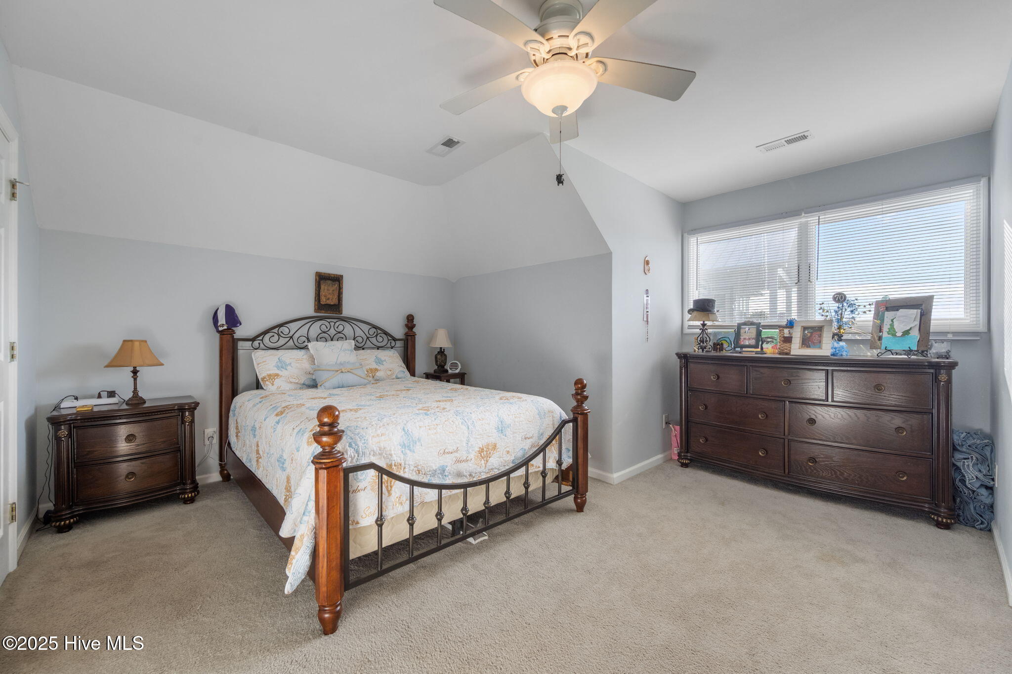 100539453 | Photo 32