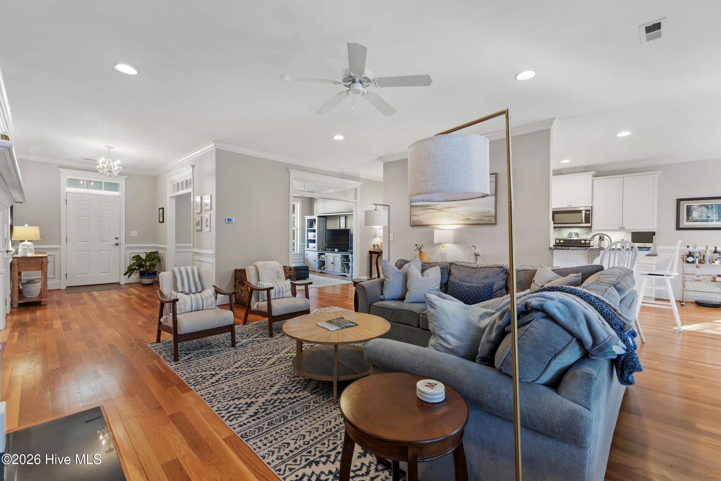 100558582 | Photo 13