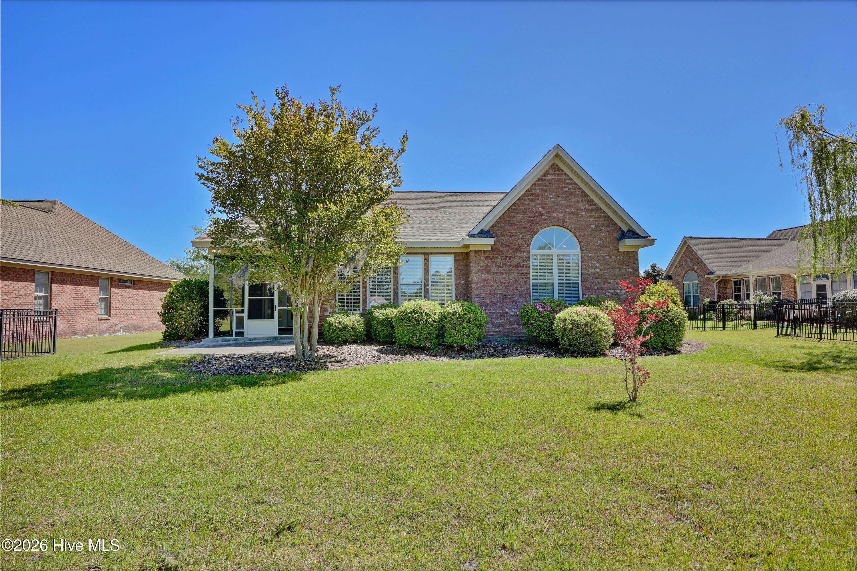 100567268 | Photo 47