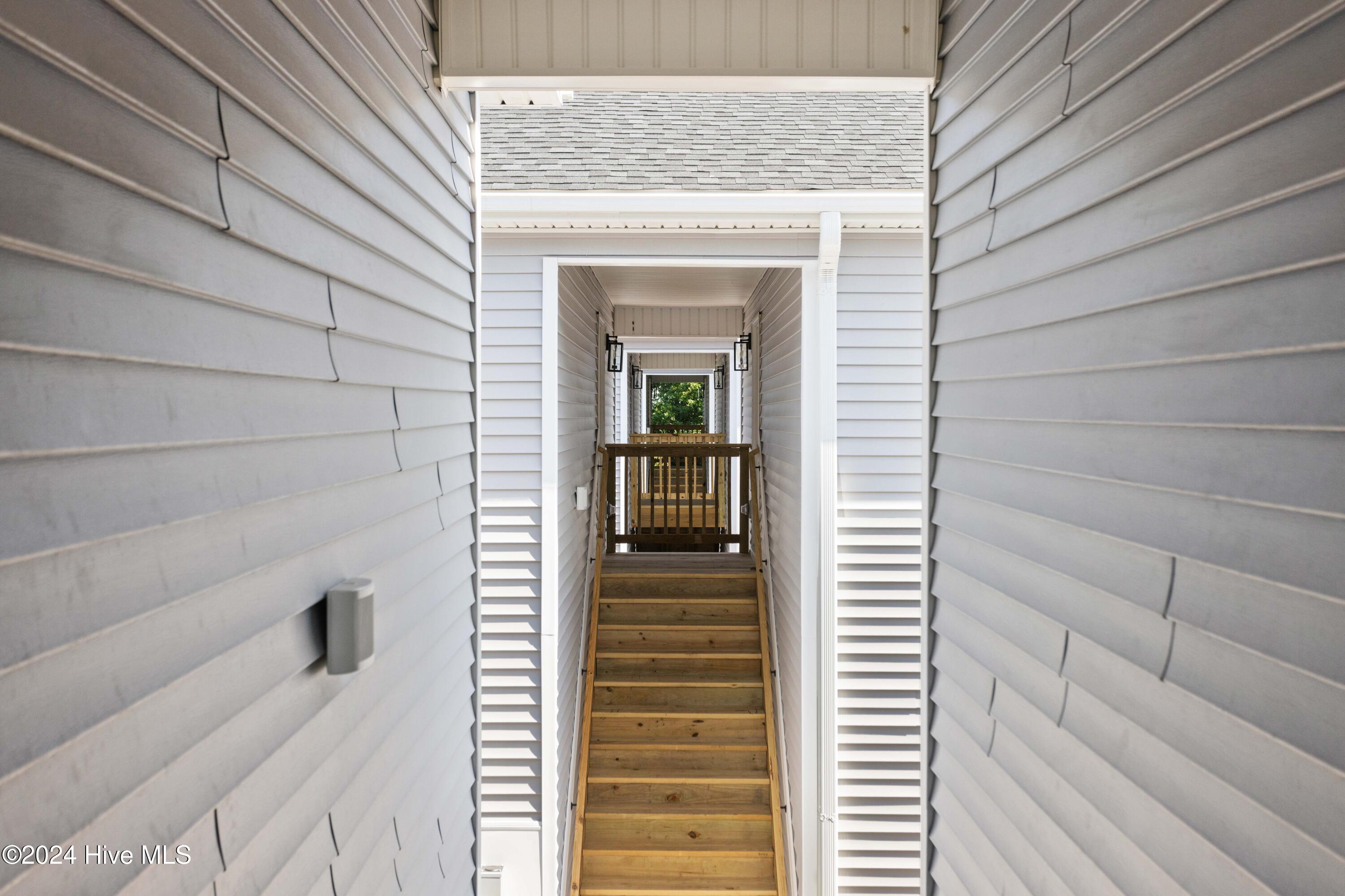 100534659 | Photo 24