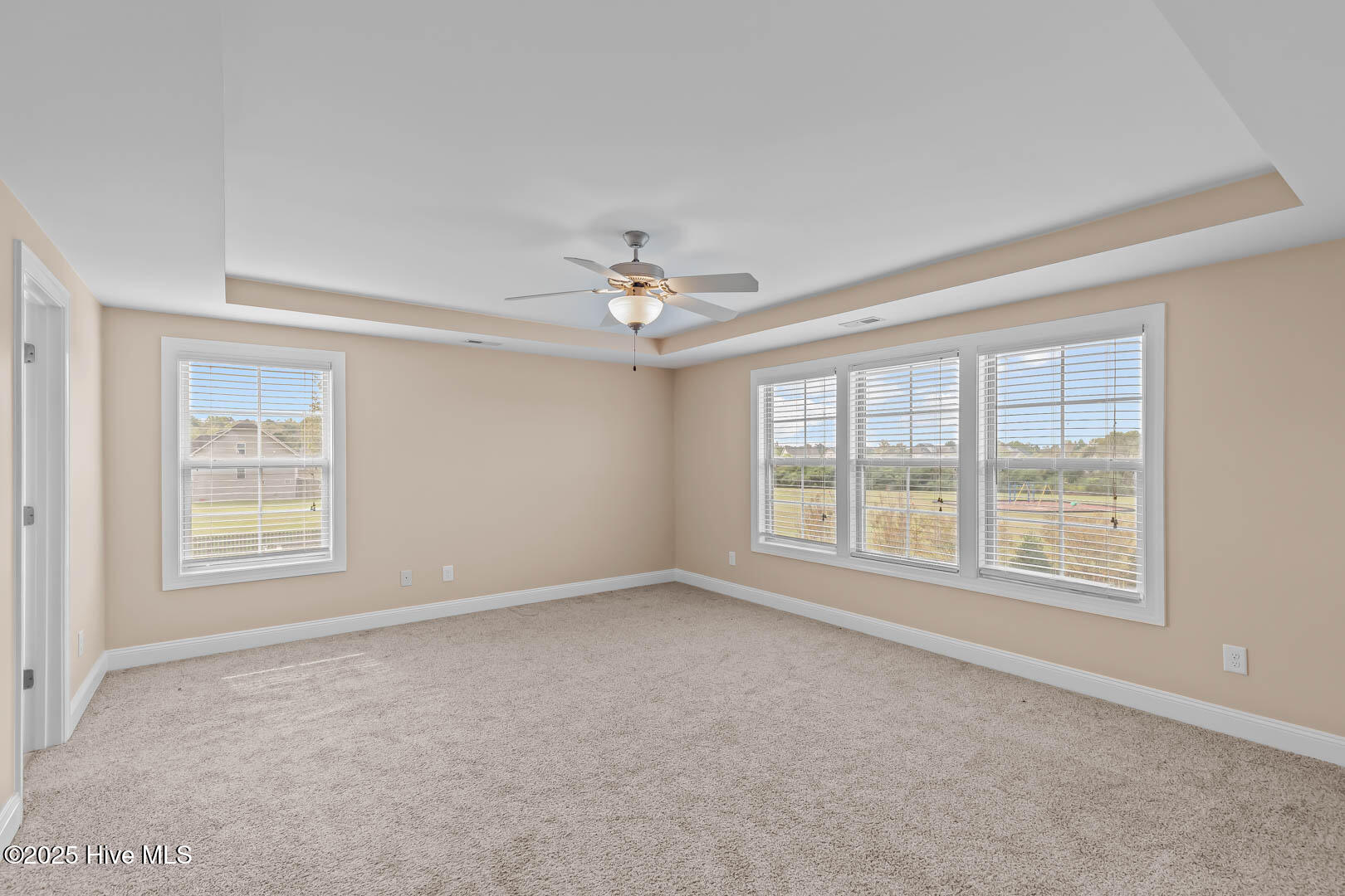 100532827 | Photo 42