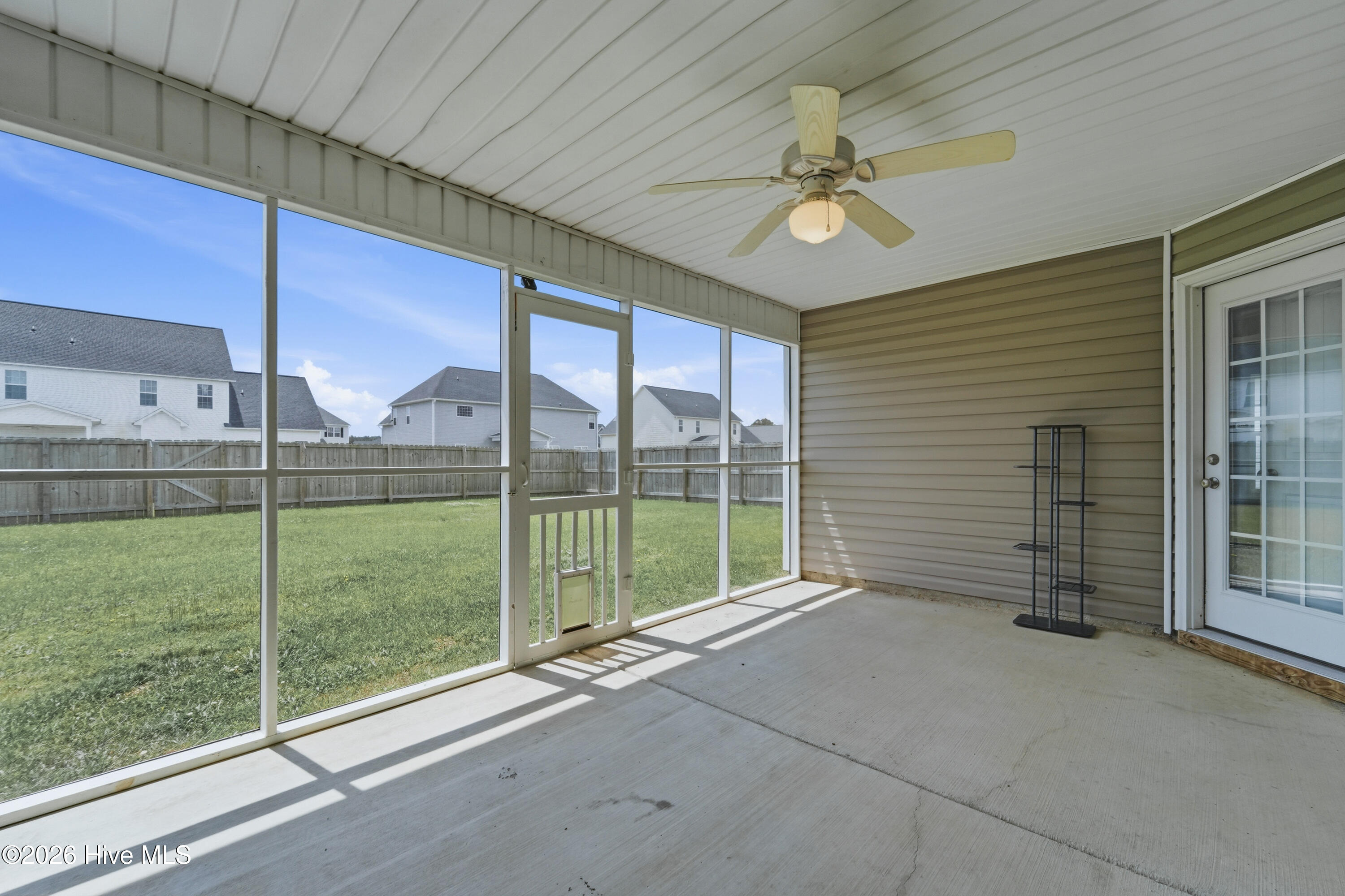 100570478 | Photo 41