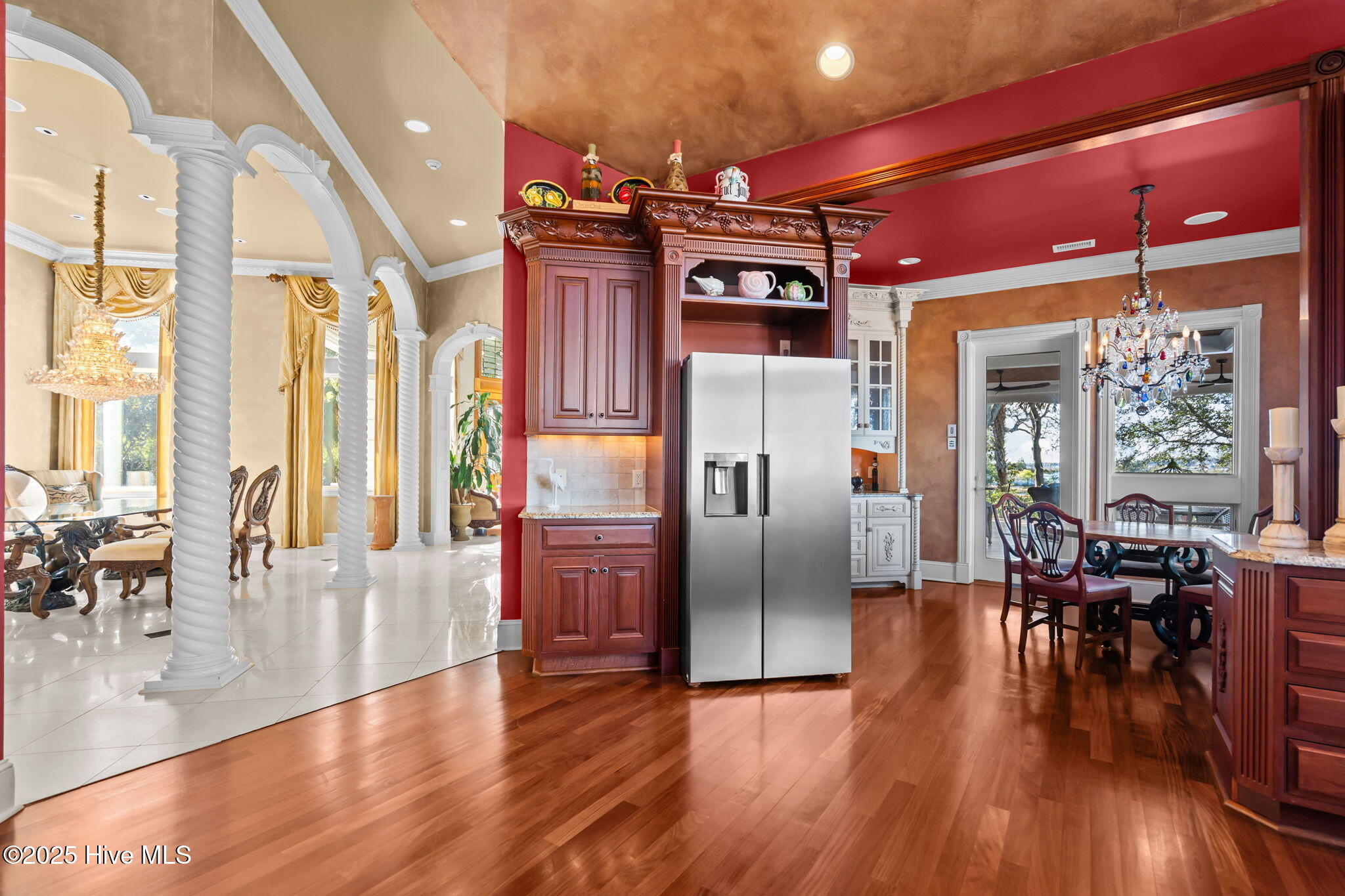 100547936 | Photo 19