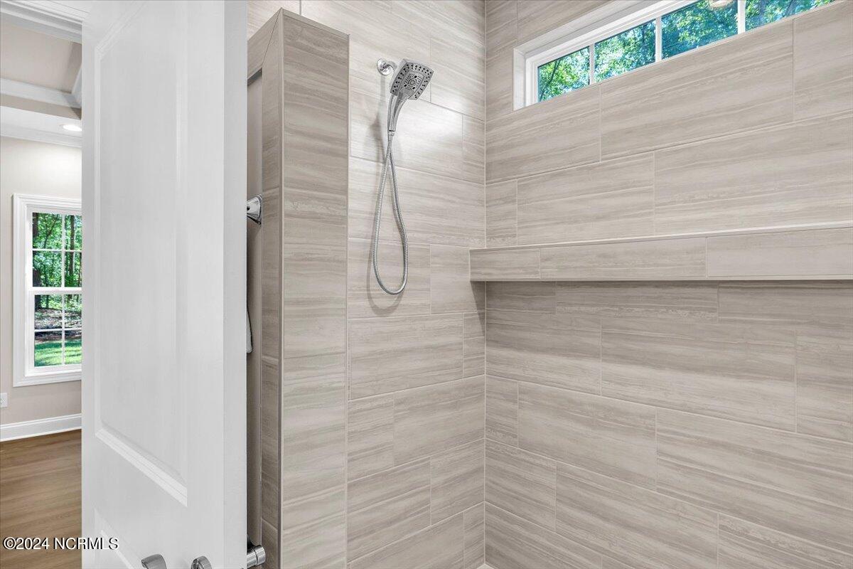 100535365 | Photo 29