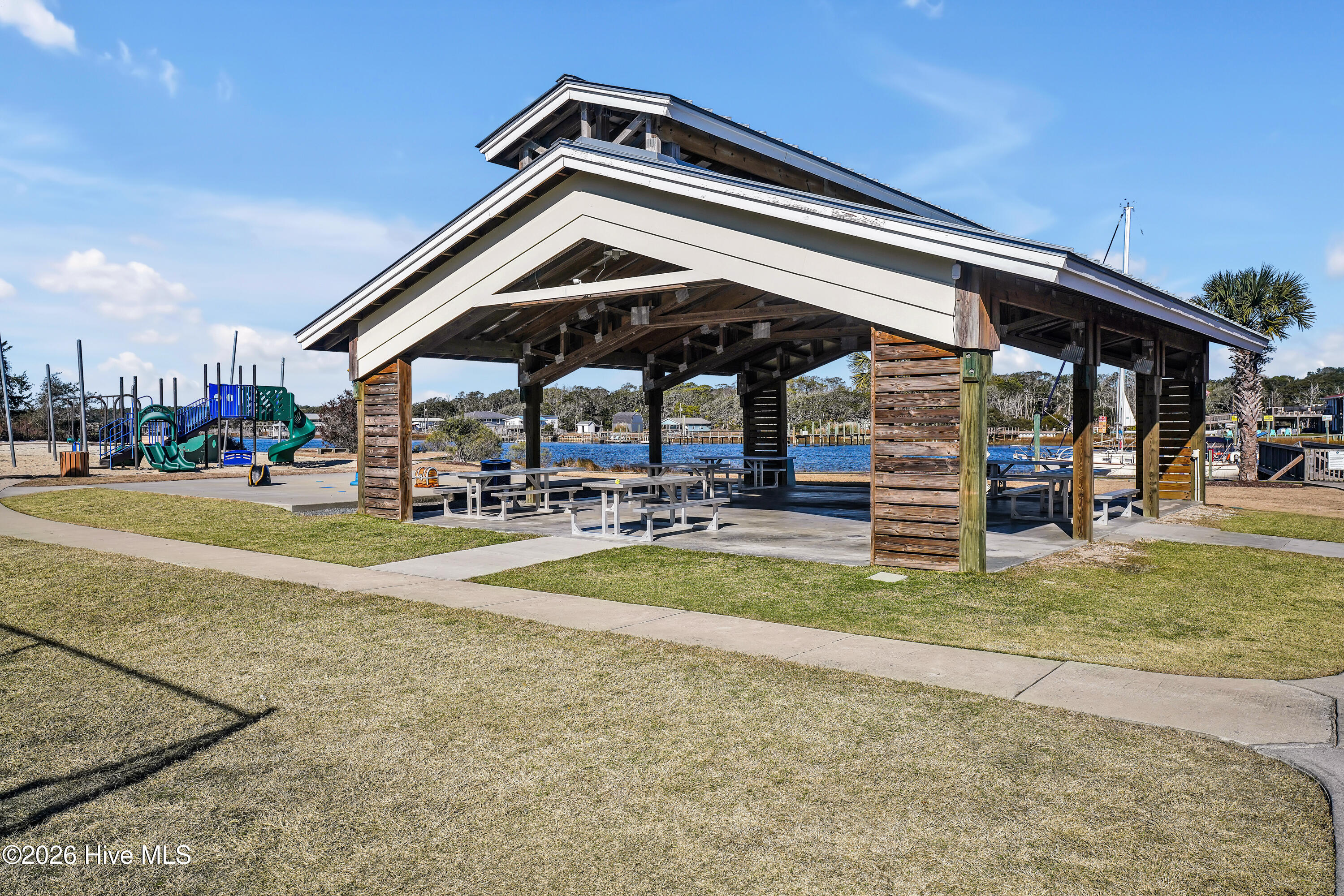 100555015 | Photo 65