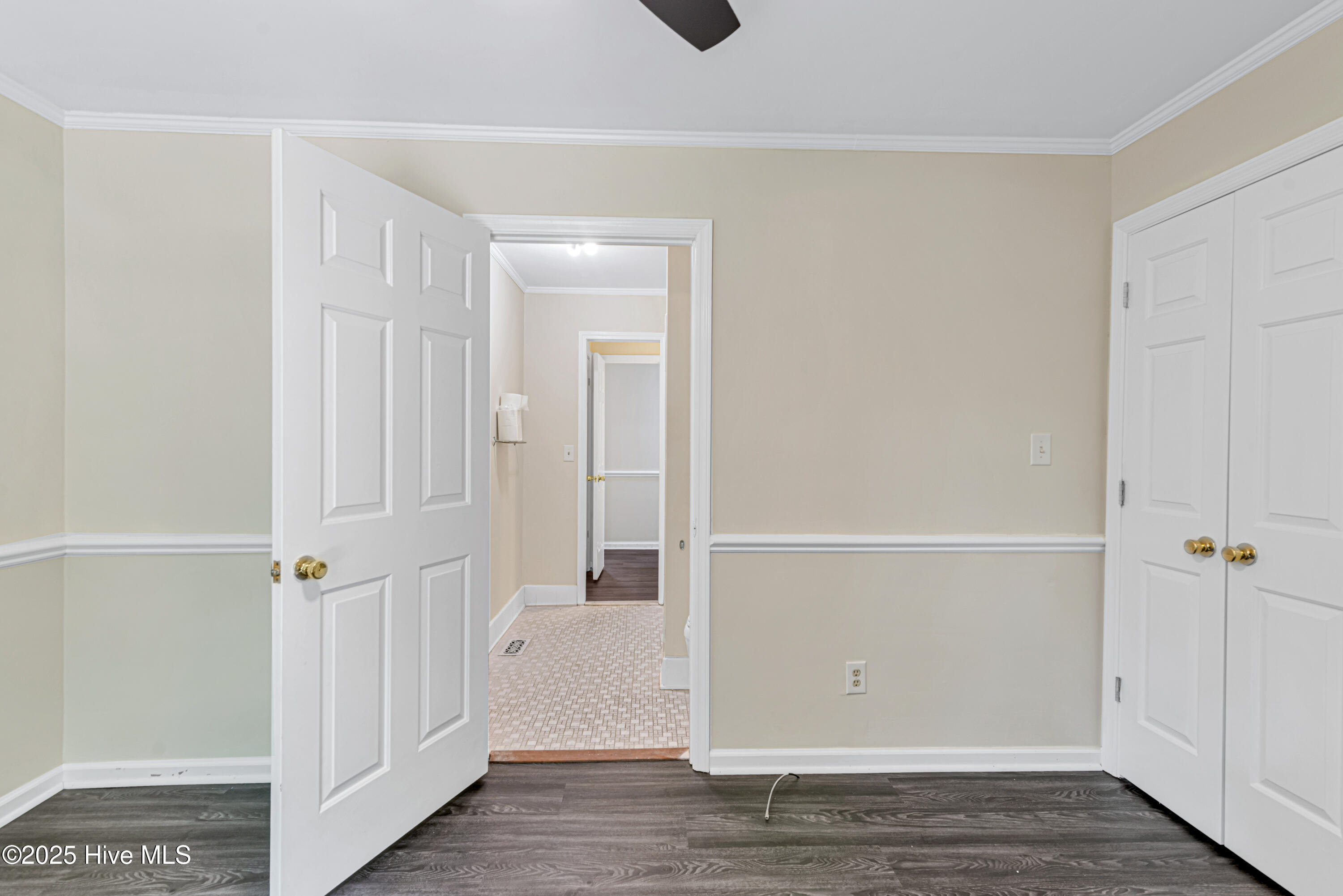 100536398 | Photo 21