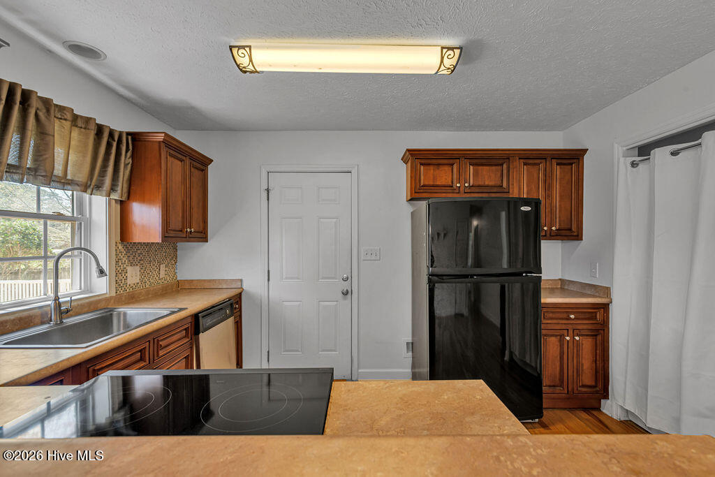 100562650 | Photo 11