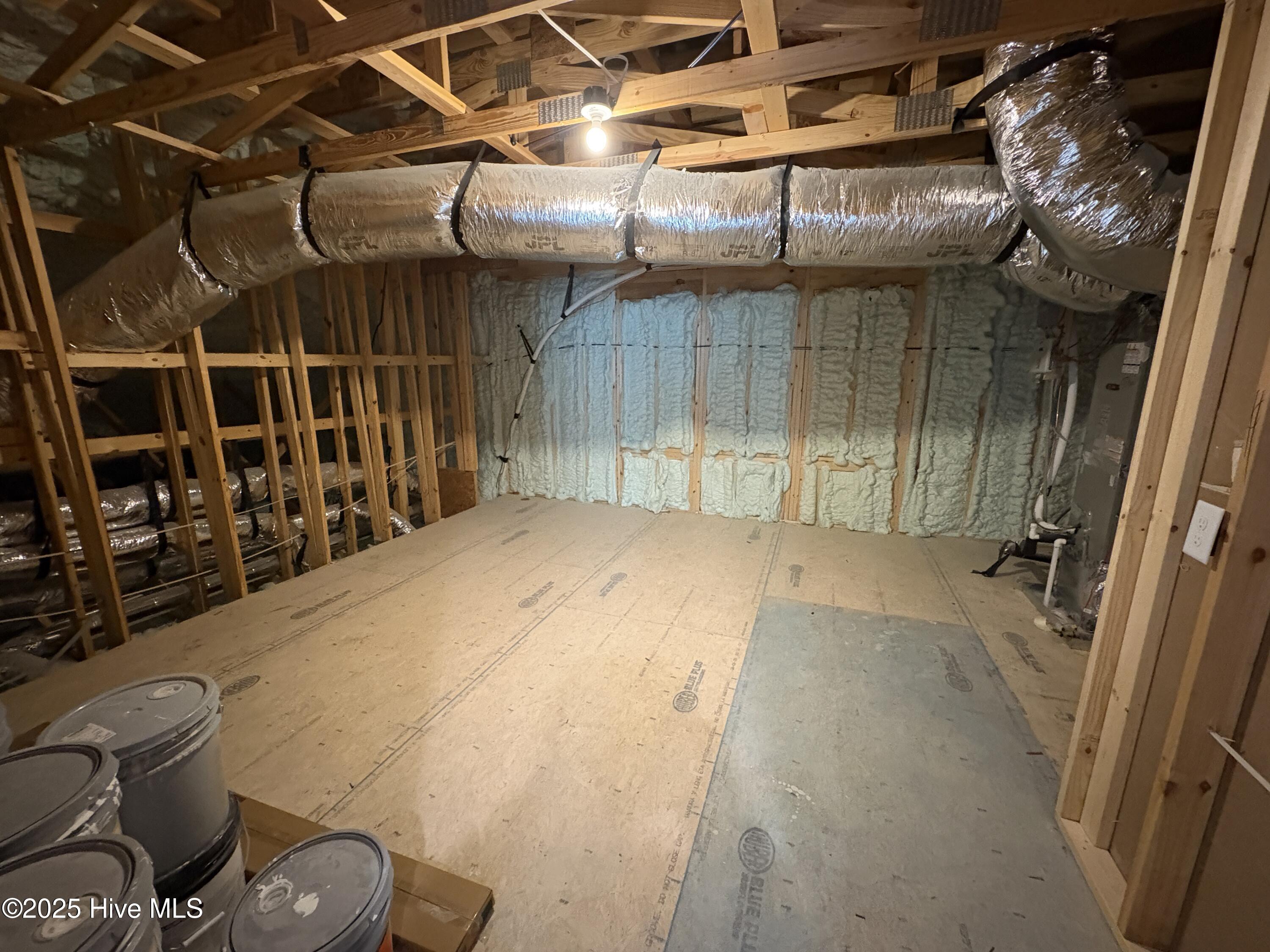 100528963 | Photo 18