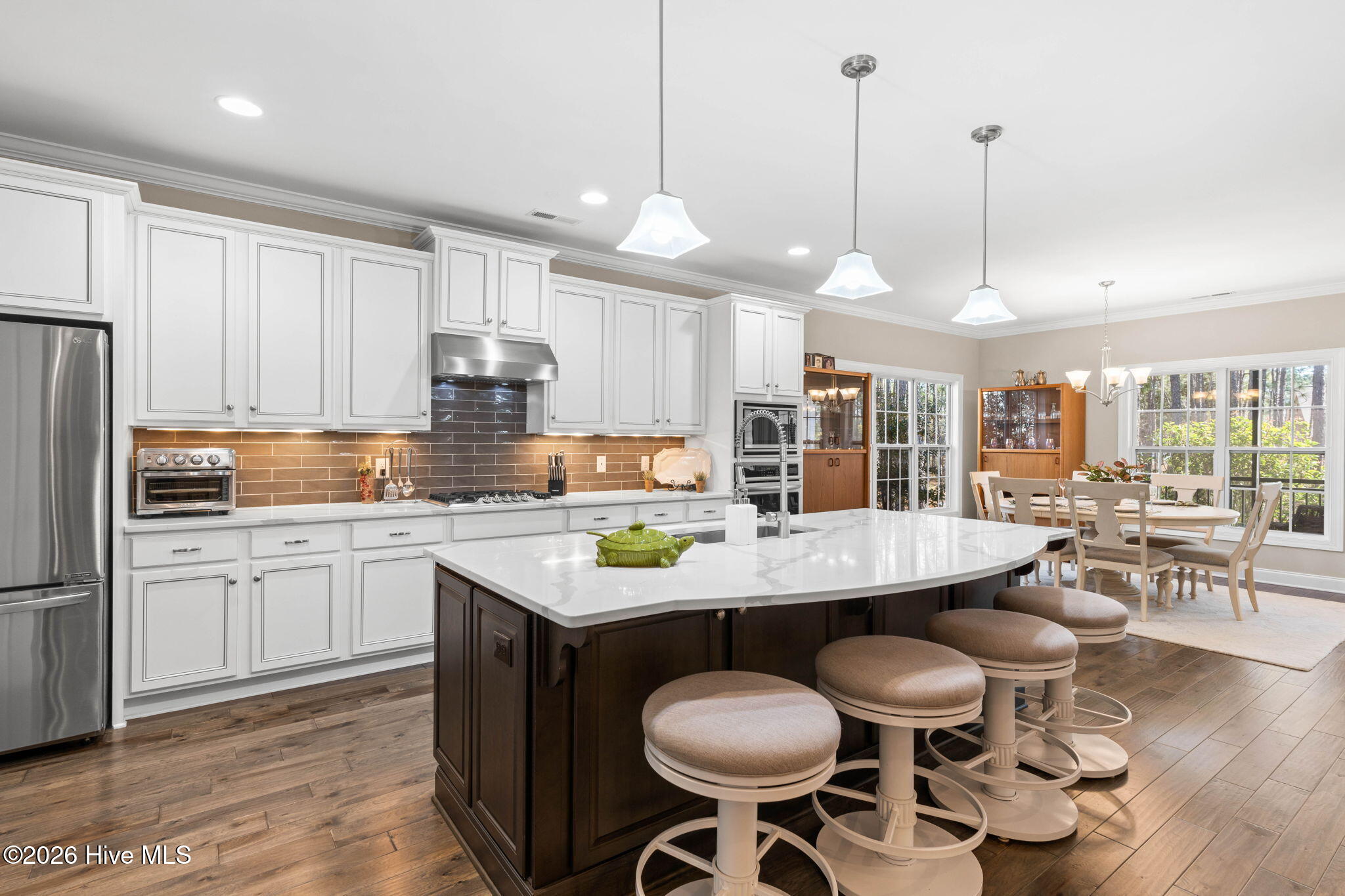 100560981 | Photo 18