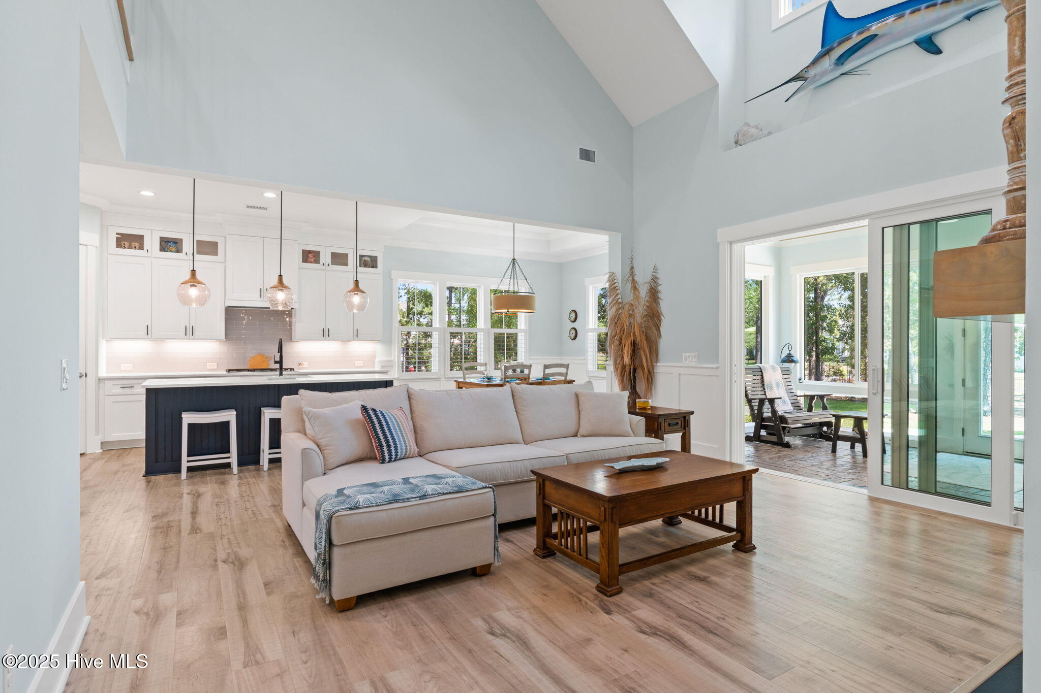 100516887 | Photo 21