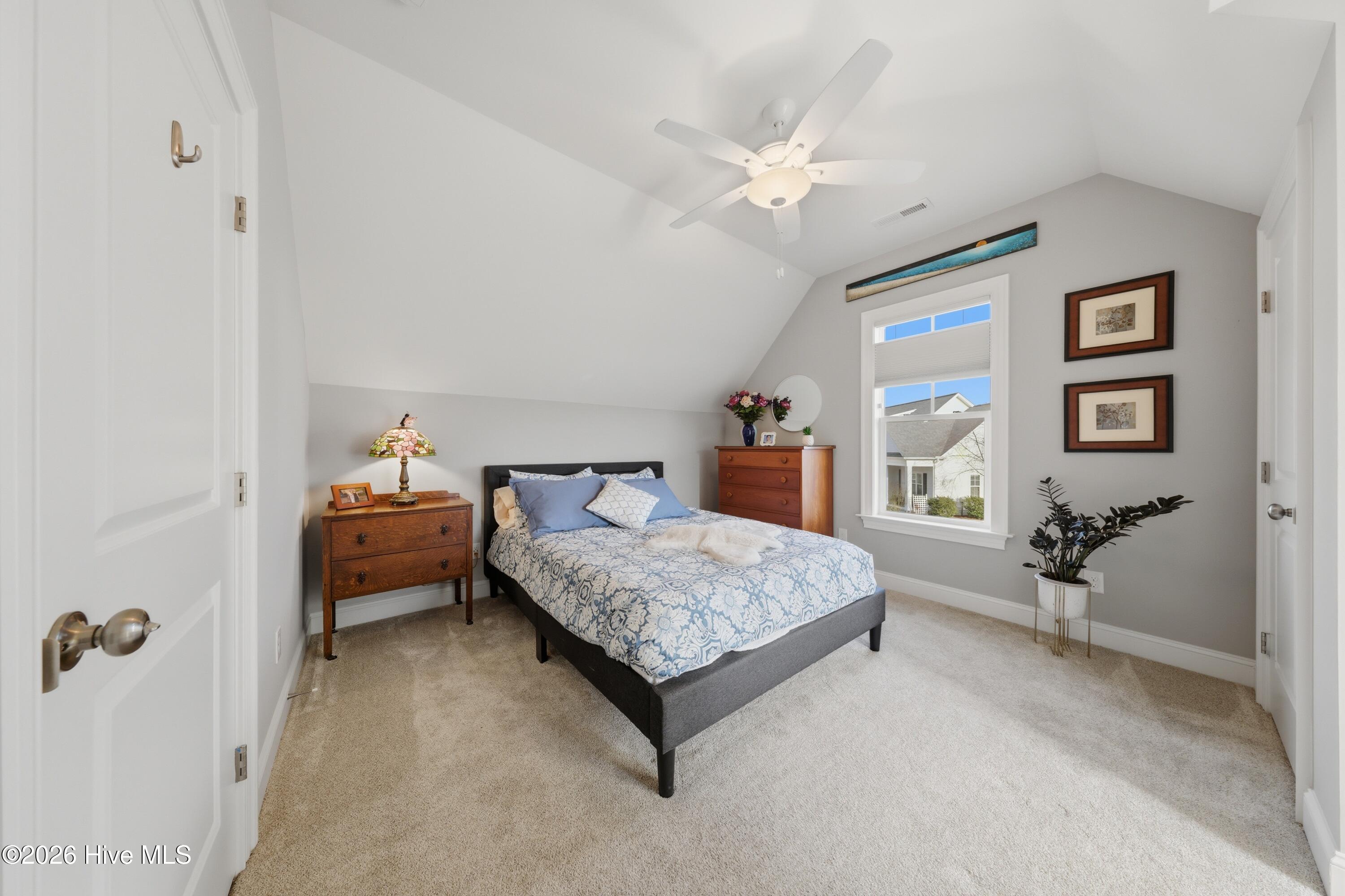 100560697 | Photo 54