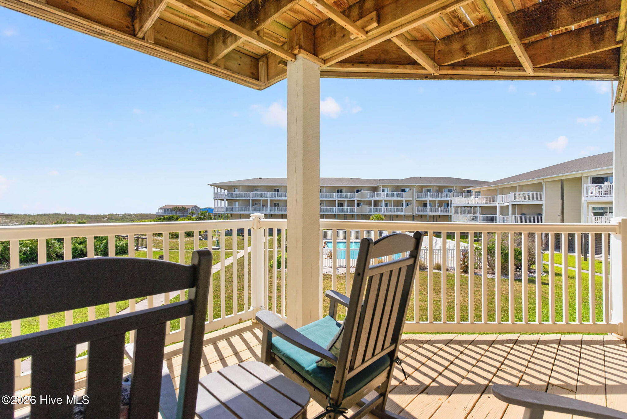 100570514 | Photo 39