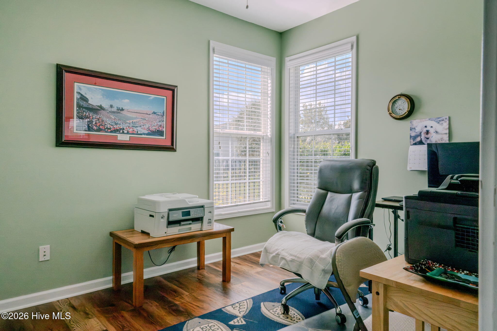 100562762 | Photo 23