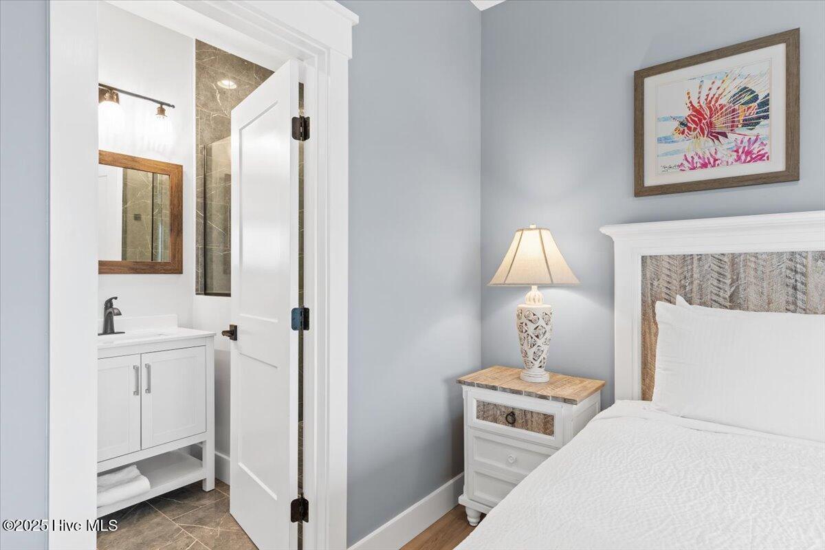 100526608 | Photo 46