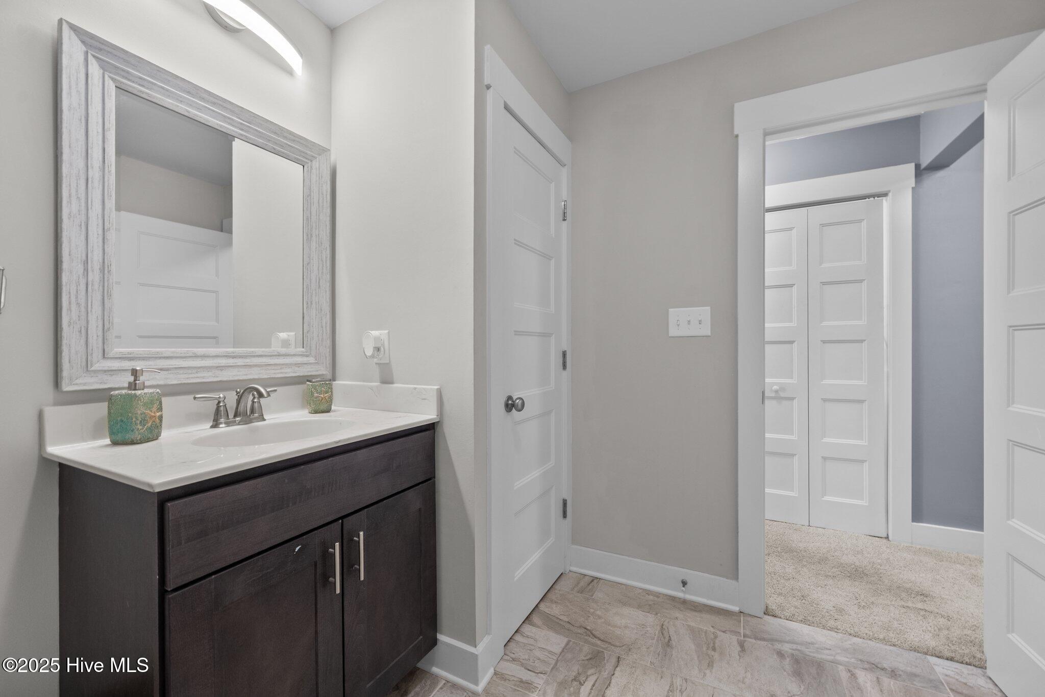 100517734 | Photo 48