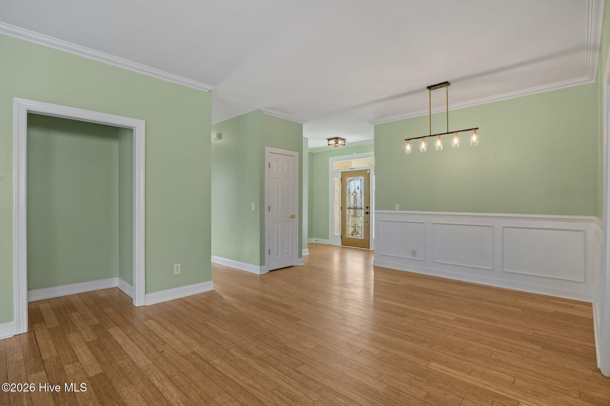 100561261 | Photo 17