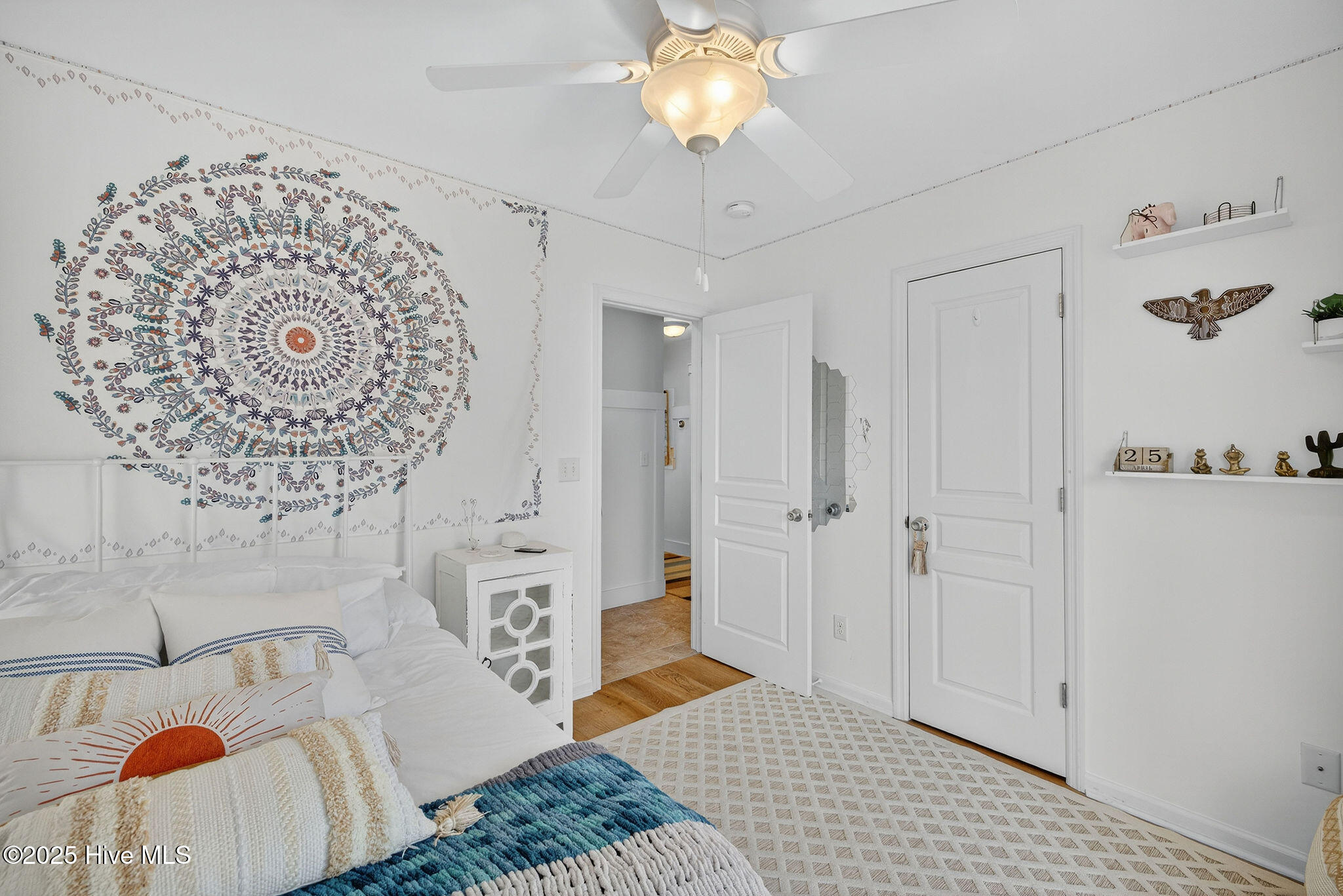 100533834 | Photo 32