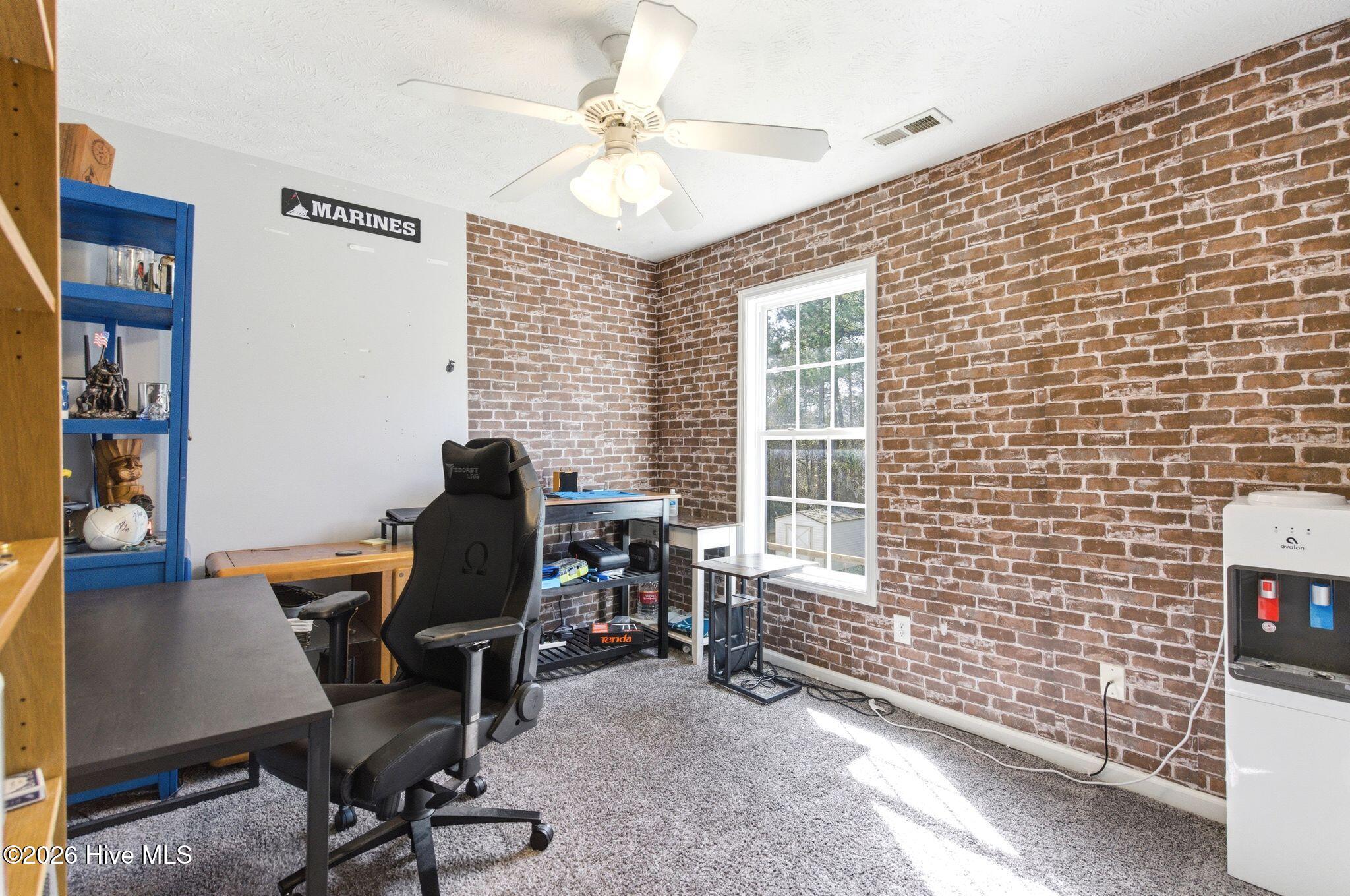 100561408 | Photo 47