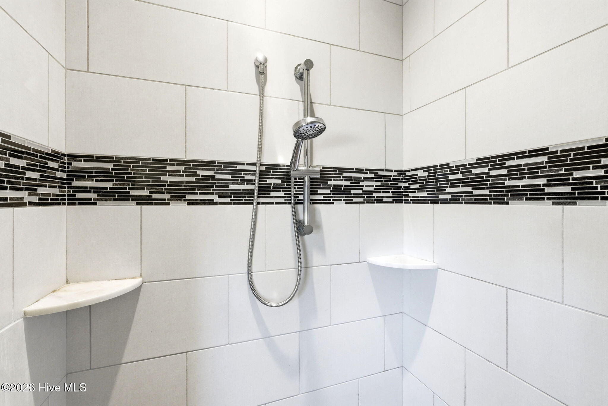 100566822 | Photo 30