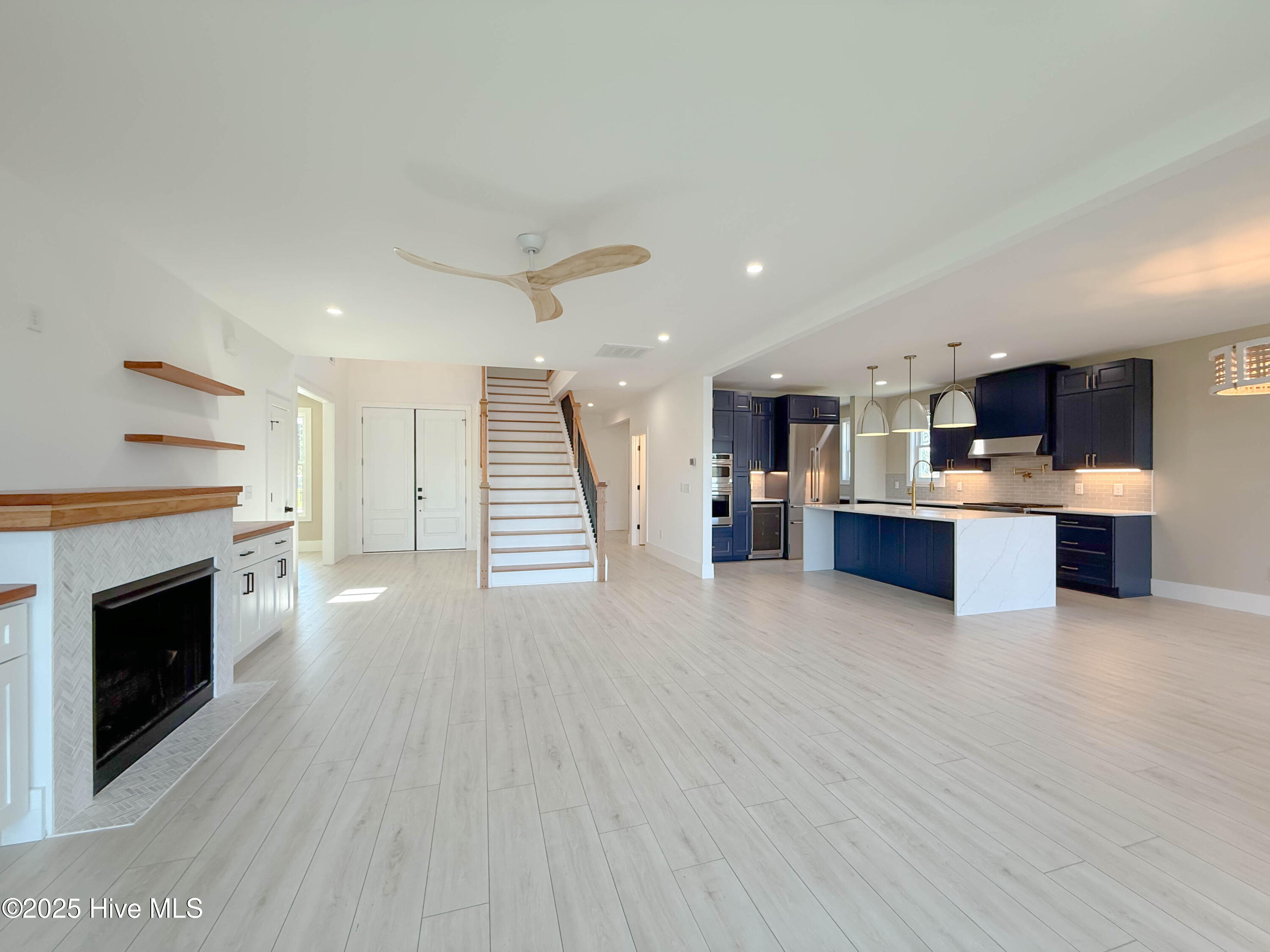 100539536 | Photo 129