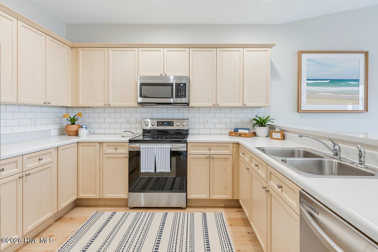 100558016 | Photo 18