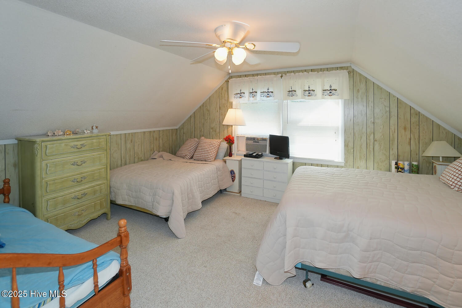 100528234 | Photo 14